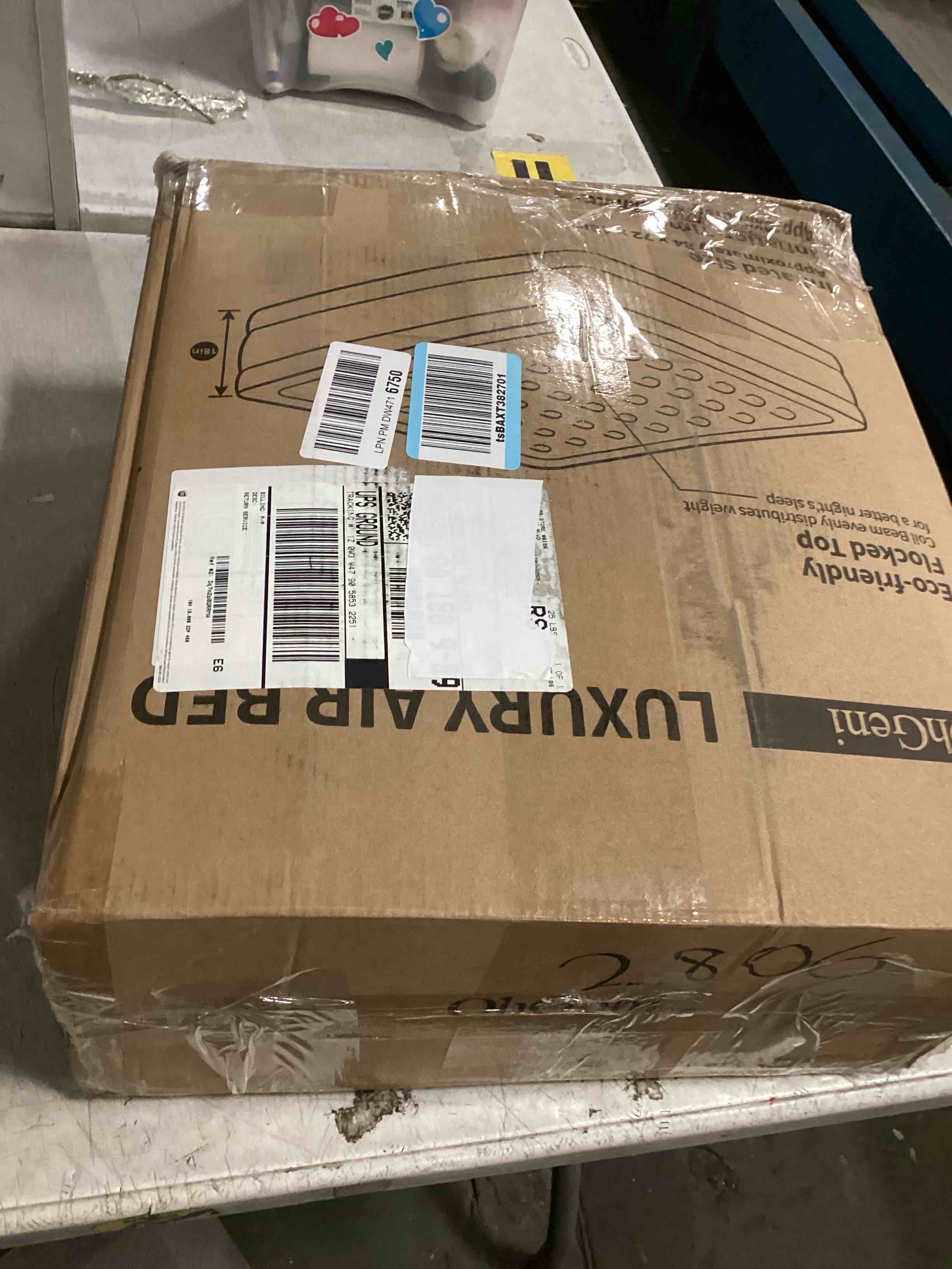 https://s3.amazonaws.com/lotting-images-prod/bidfta/PNK2177312_1745239153488.jpeg