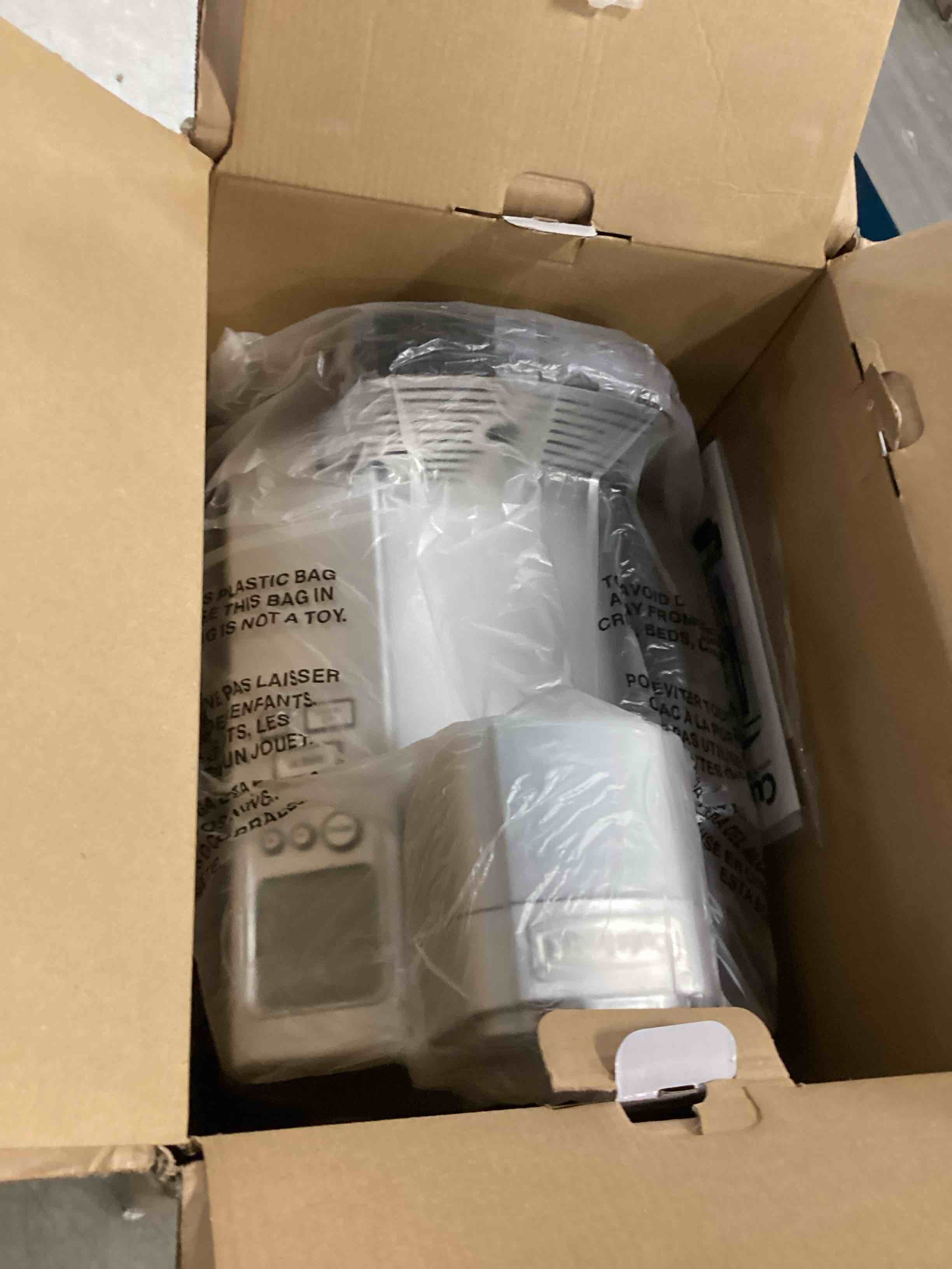 https://s3.amazonaws.com/lotting-images-prod/bidfta/PNK2177398_1745251508644.jpeg