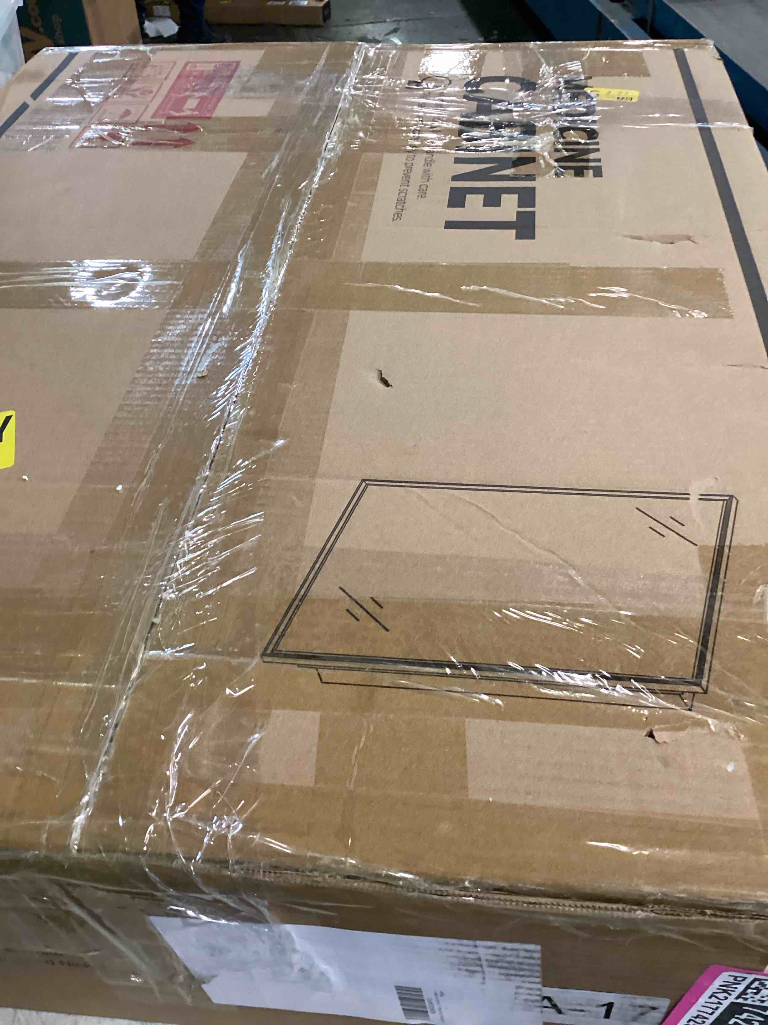 https://s3.amazonaws.com/lotting-images-prod/bidfta/PNK2177425_1745256519012.jpeg