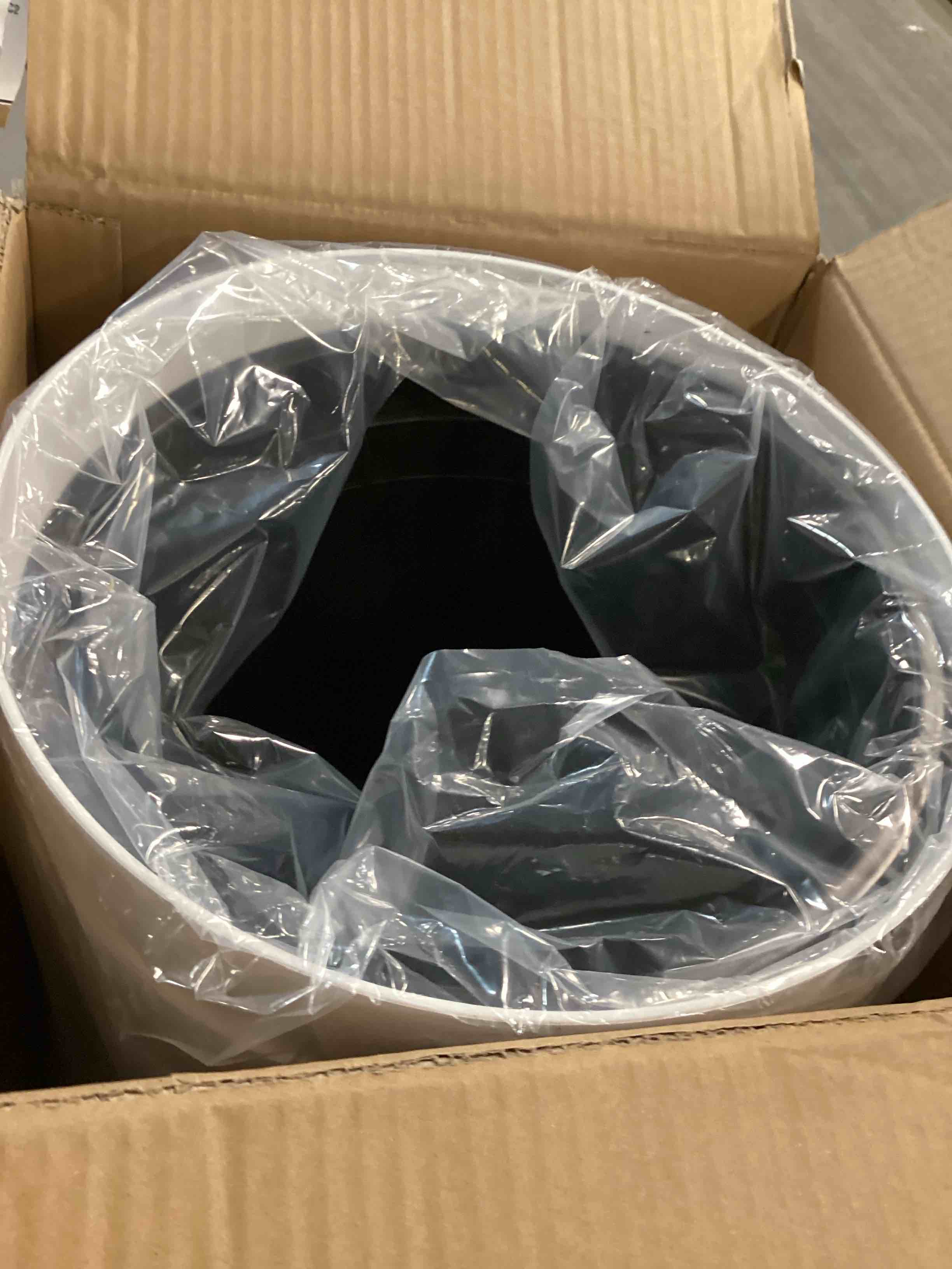 https://s3.amazonaws.com/lotting-images-prod/bidfta/PNK2177606_1745329233874.jpeg