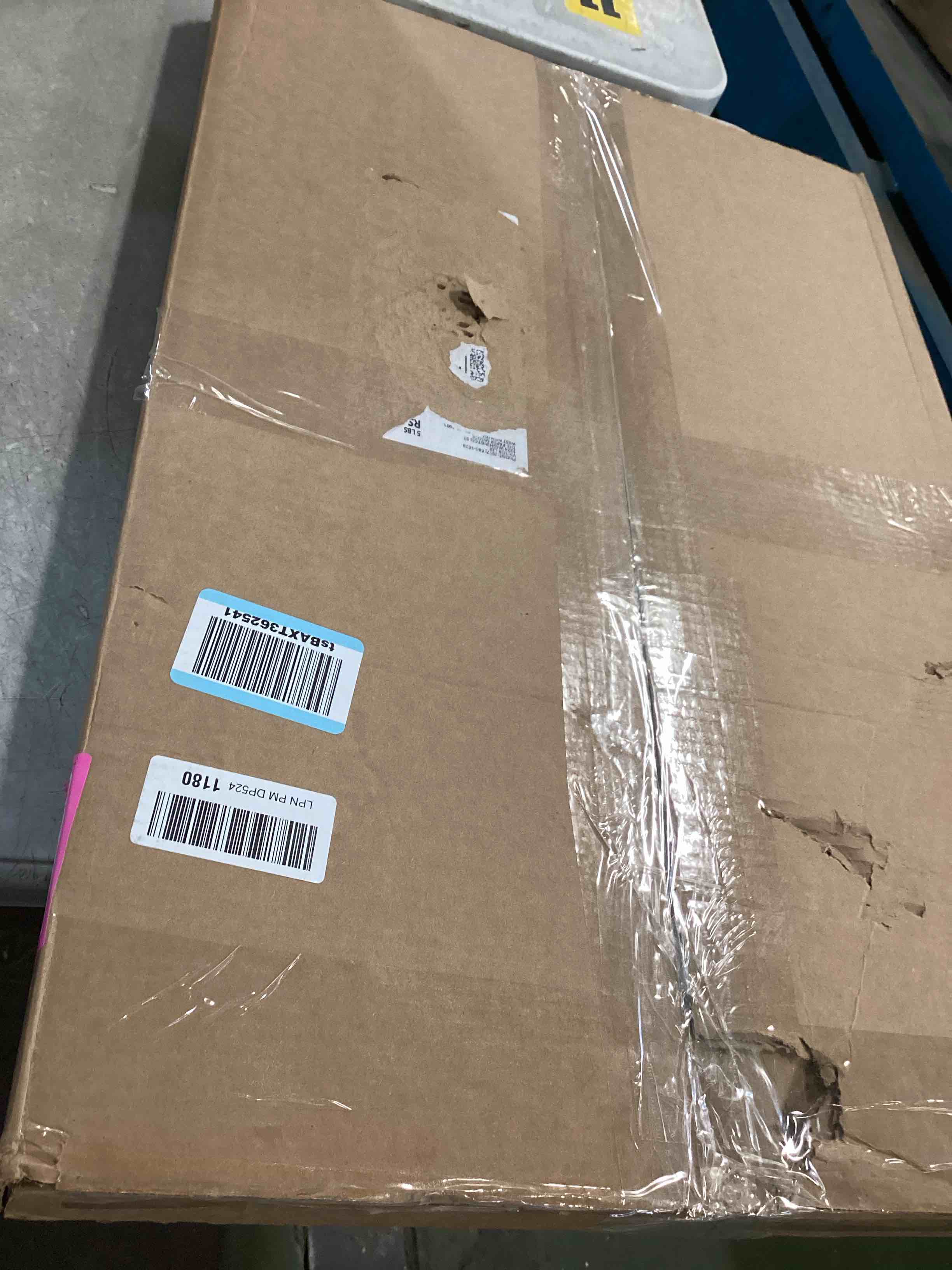 https://s3.amazonaws.com/lotting-images-prod/bidfta/PNK2177647_1745335725998.jpeg