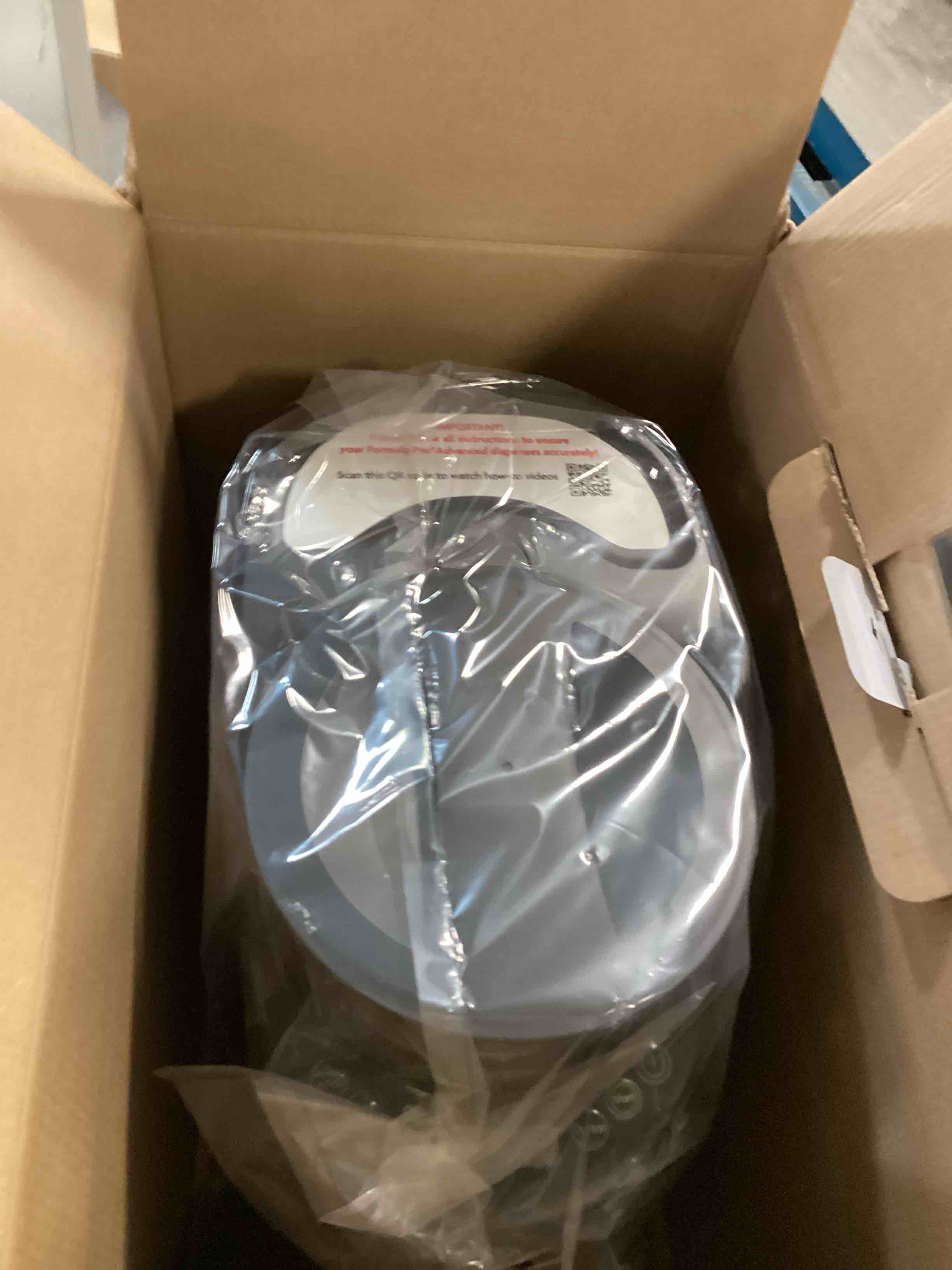 https://s3.amazonaws.com/lotting-images-prod/bidfta/PNK2177730_1745347157314.jpeg