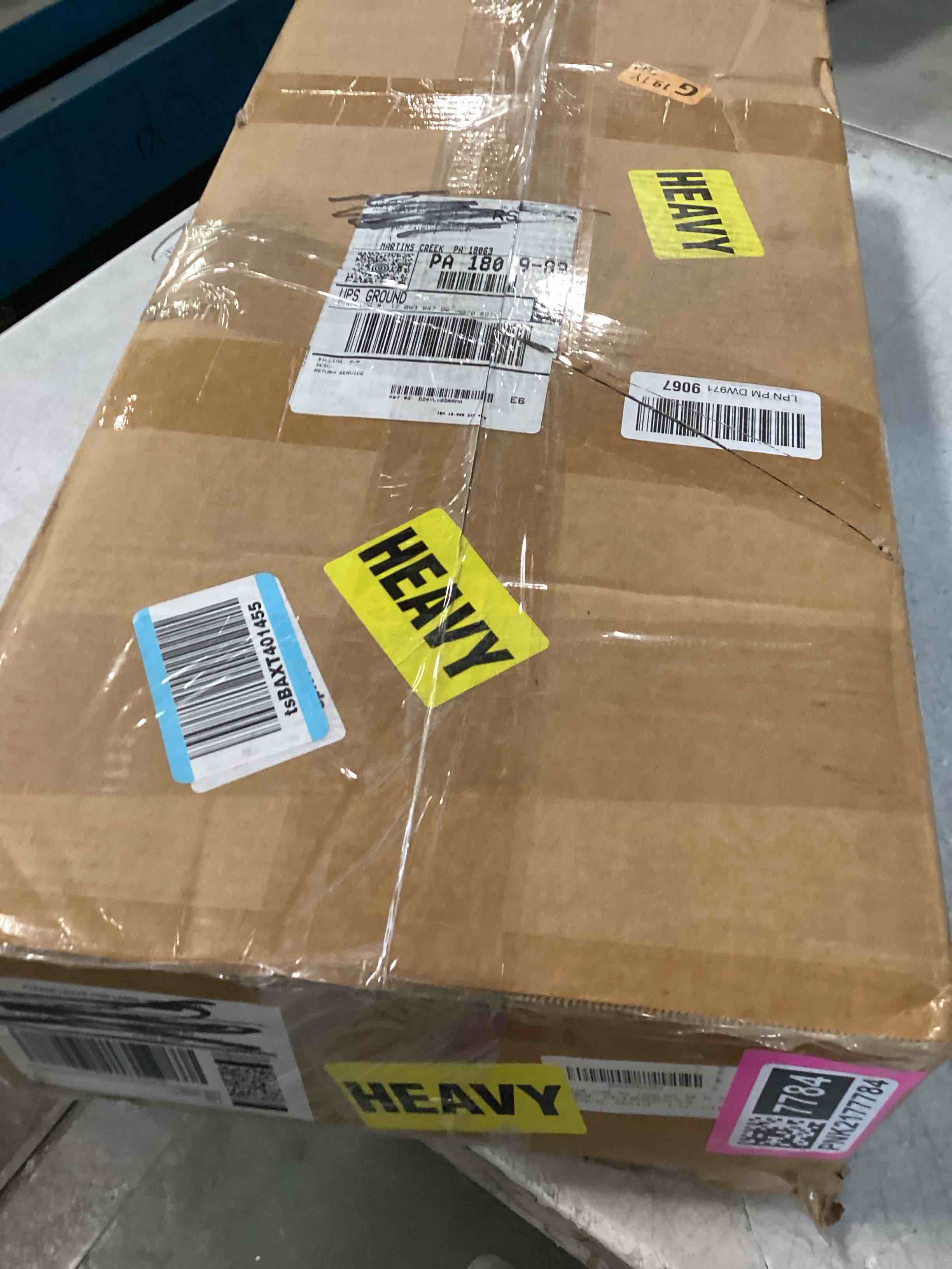 https://s3.amazonaws.com/lotting-images-prod/bidfta/PNK2177784_1745498059592.jpeg