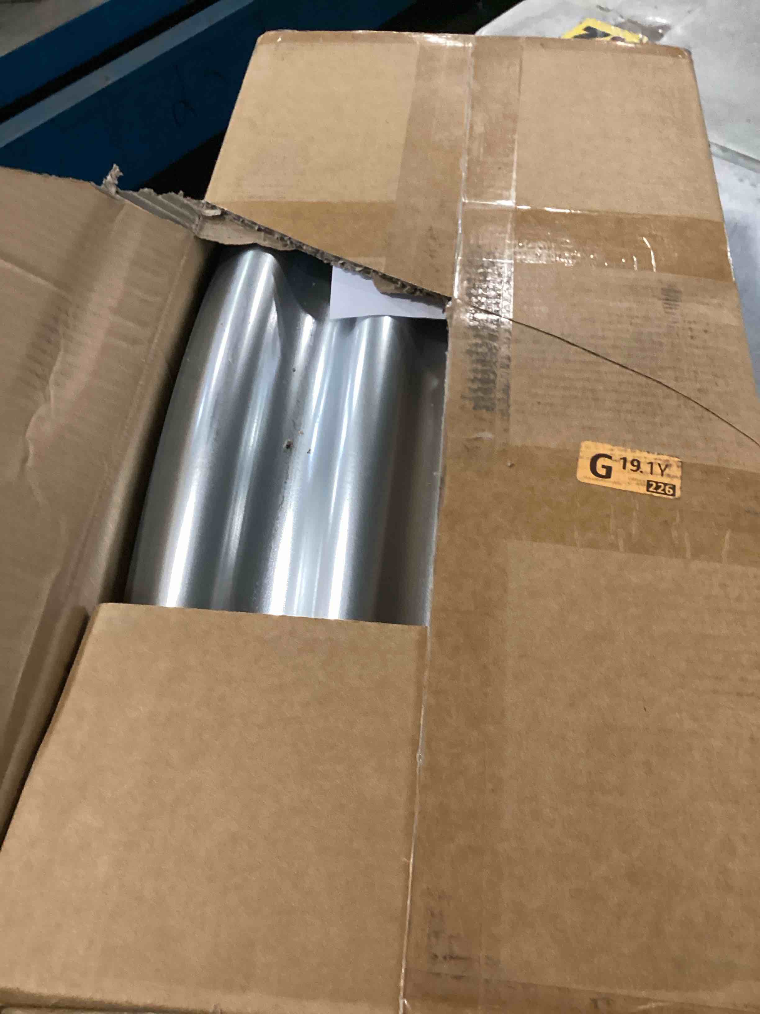https://s3.amazonaws.com/lotting-images-prod/bidfta/PNK2177785_1745498174494.jpeg