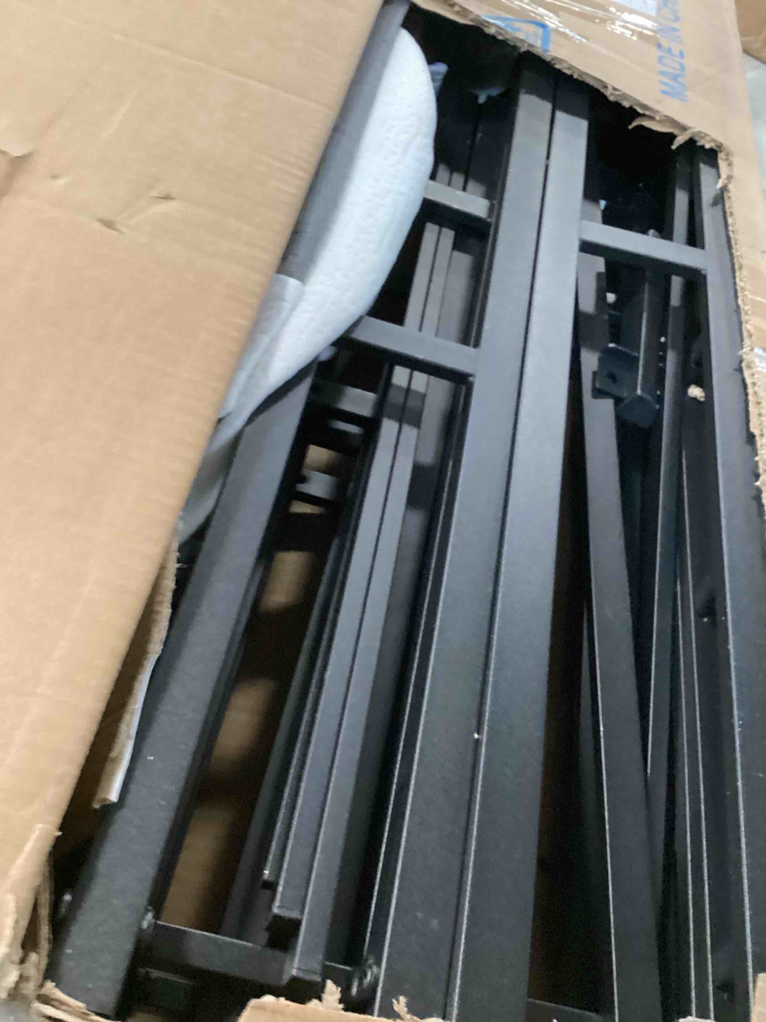 https://s3.amazonaws.com/lotting-images-prod/bidfta/PNK2177867_1745510097867.jpeg