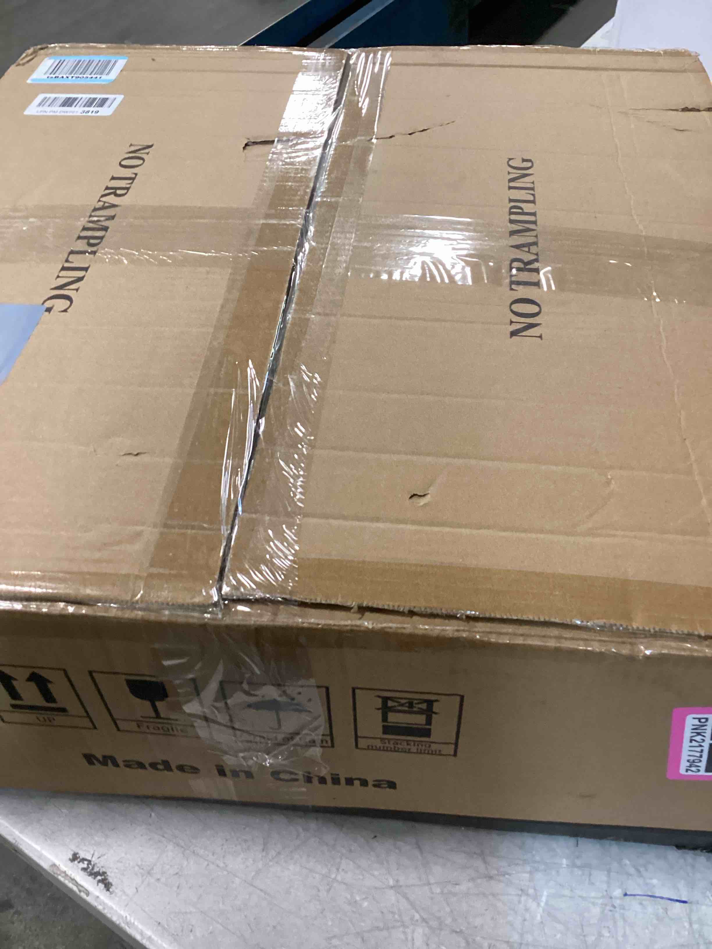 https://s3.amazonaws.com/lotting-images-prod/bidfta/PNK2177942_1745523629604.jpeg