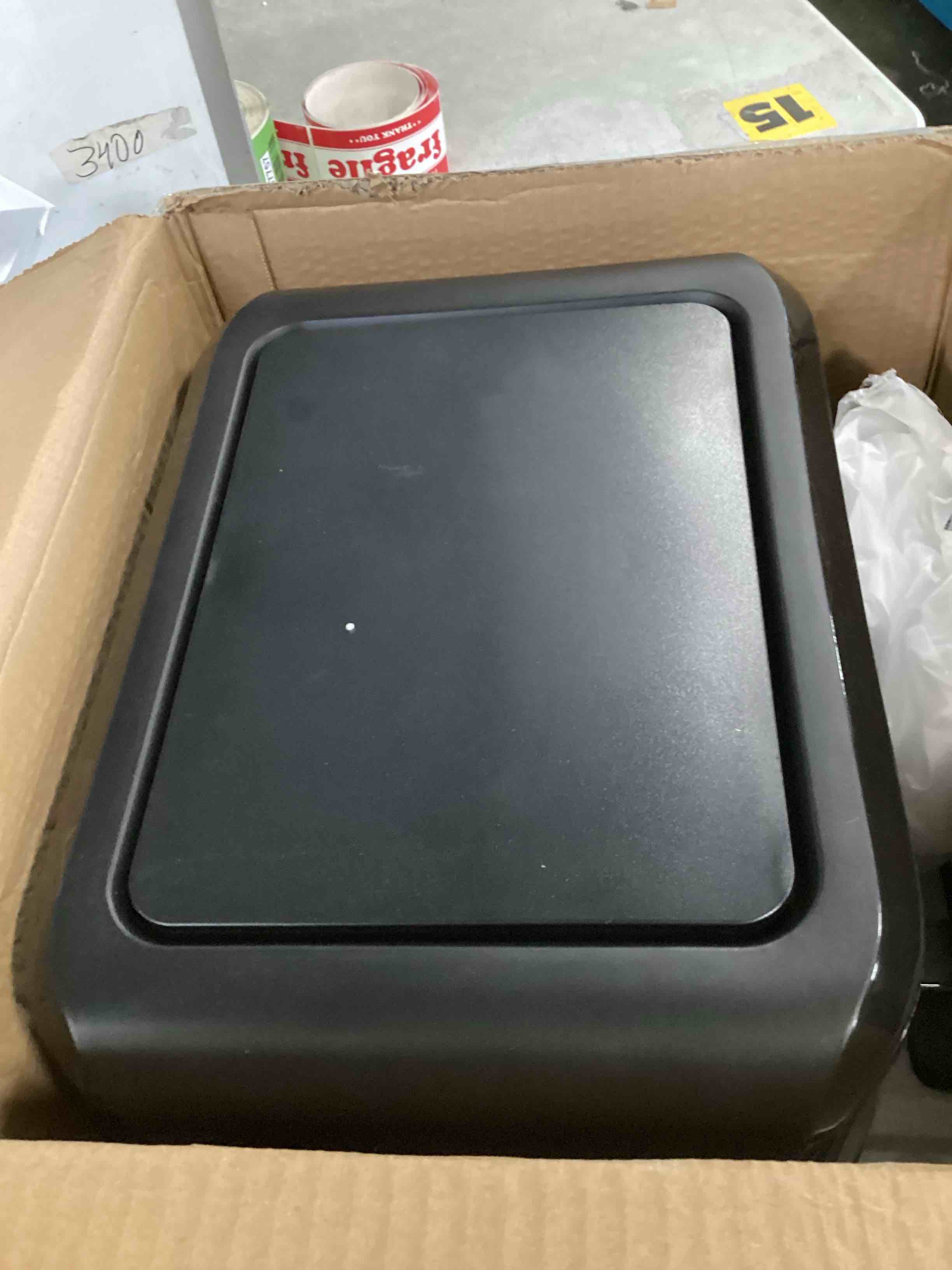 https://s3.amazonaws.com/lotting-images-prod/bidfta/PNK2178097_1746016702923.jpeg
