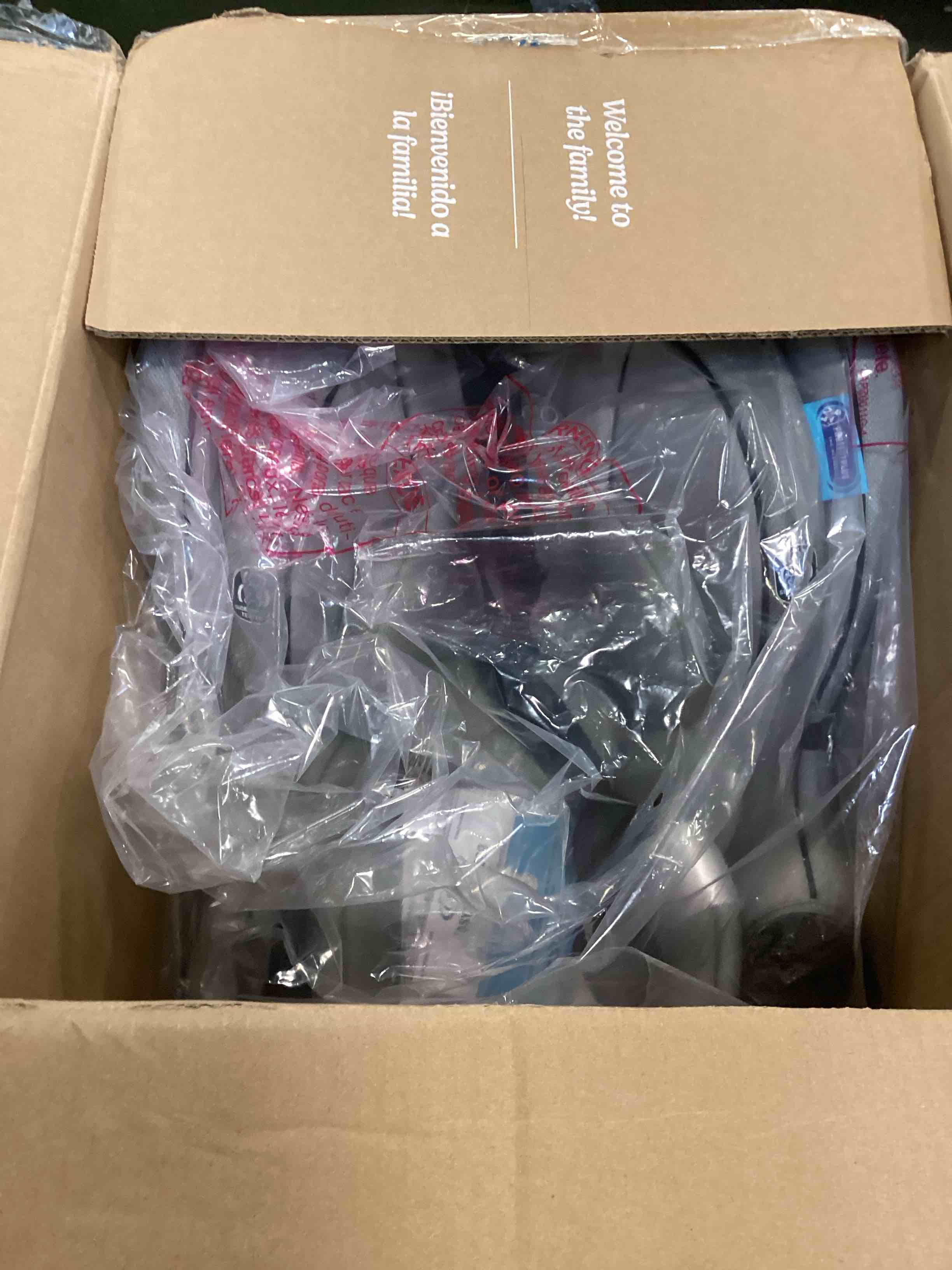https://s3.amazonaws.com/lotting-images-prod/bidfta/PNK2178312_1746192868470.jpeg