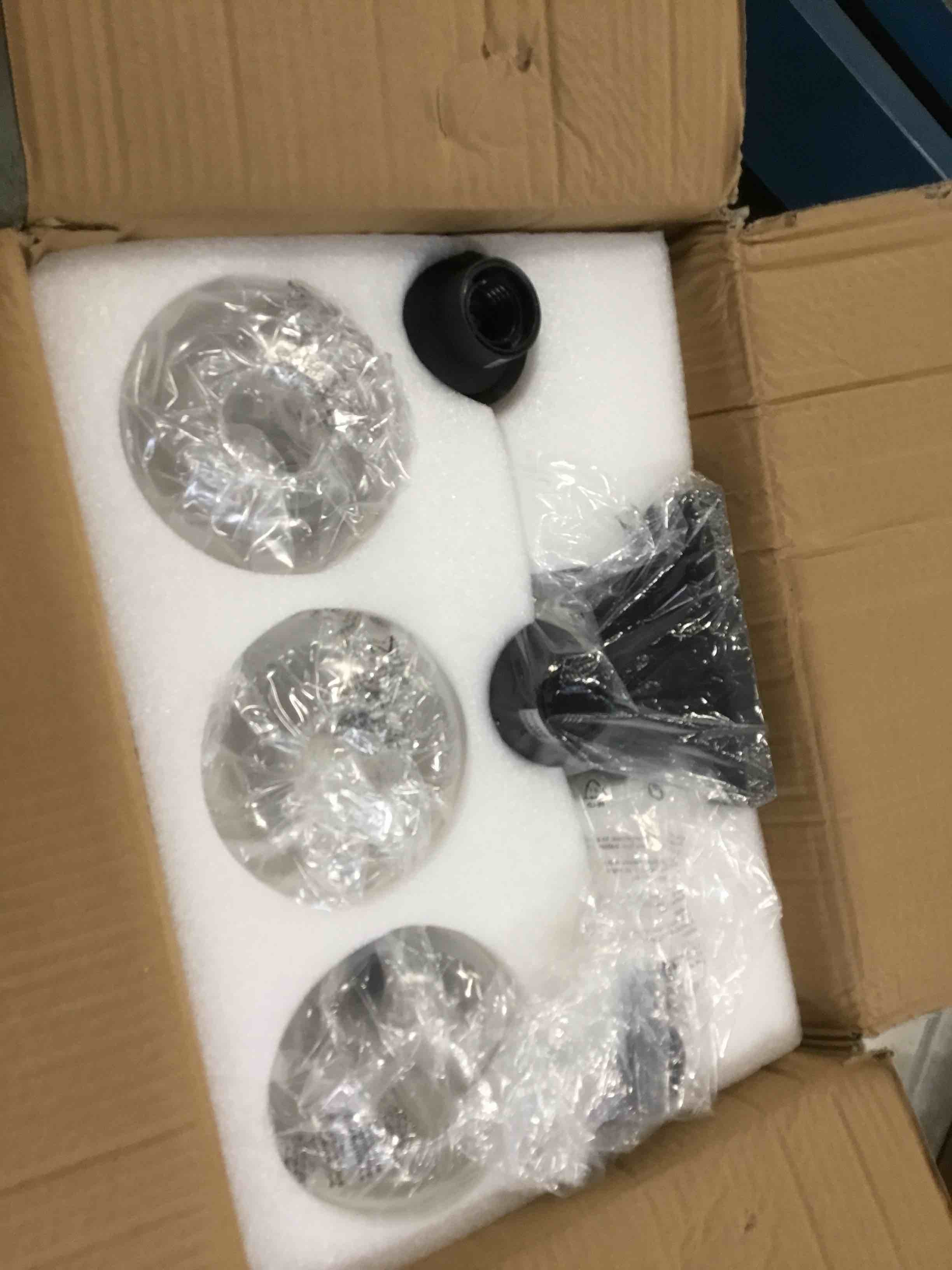 https://s3.amazonaws.com/lotting-images-prod/bidfta/PNK2178494_1746541910023.jpeg