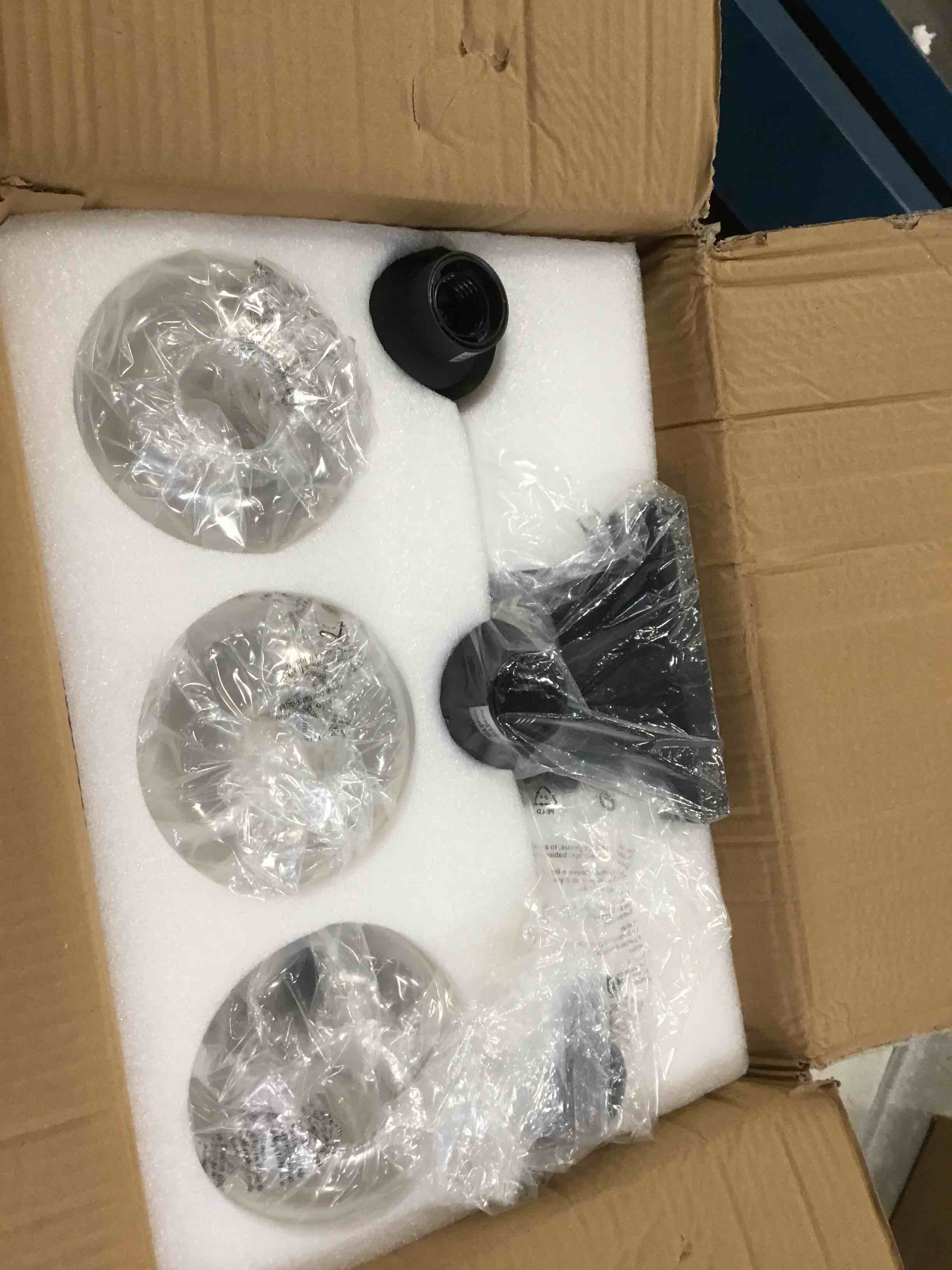 https://s3.amazonaws.com/lotting-images-prod/bidfta/PNK2178494_1746541911469.jpeg