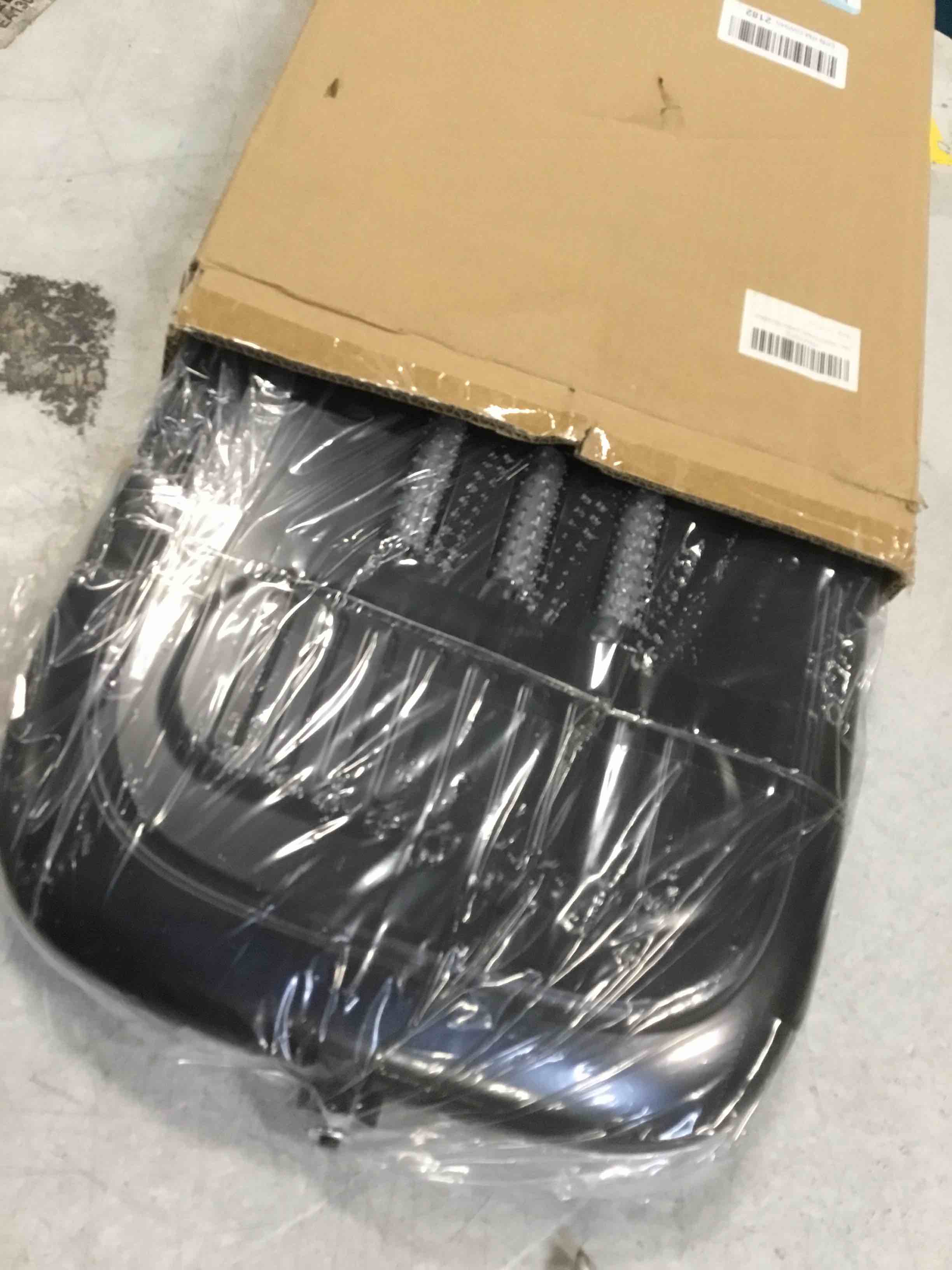 https://s3.amazonaws.com/lotting-images-prod/bidfta/PNK2178545_1746546902997.jpeg