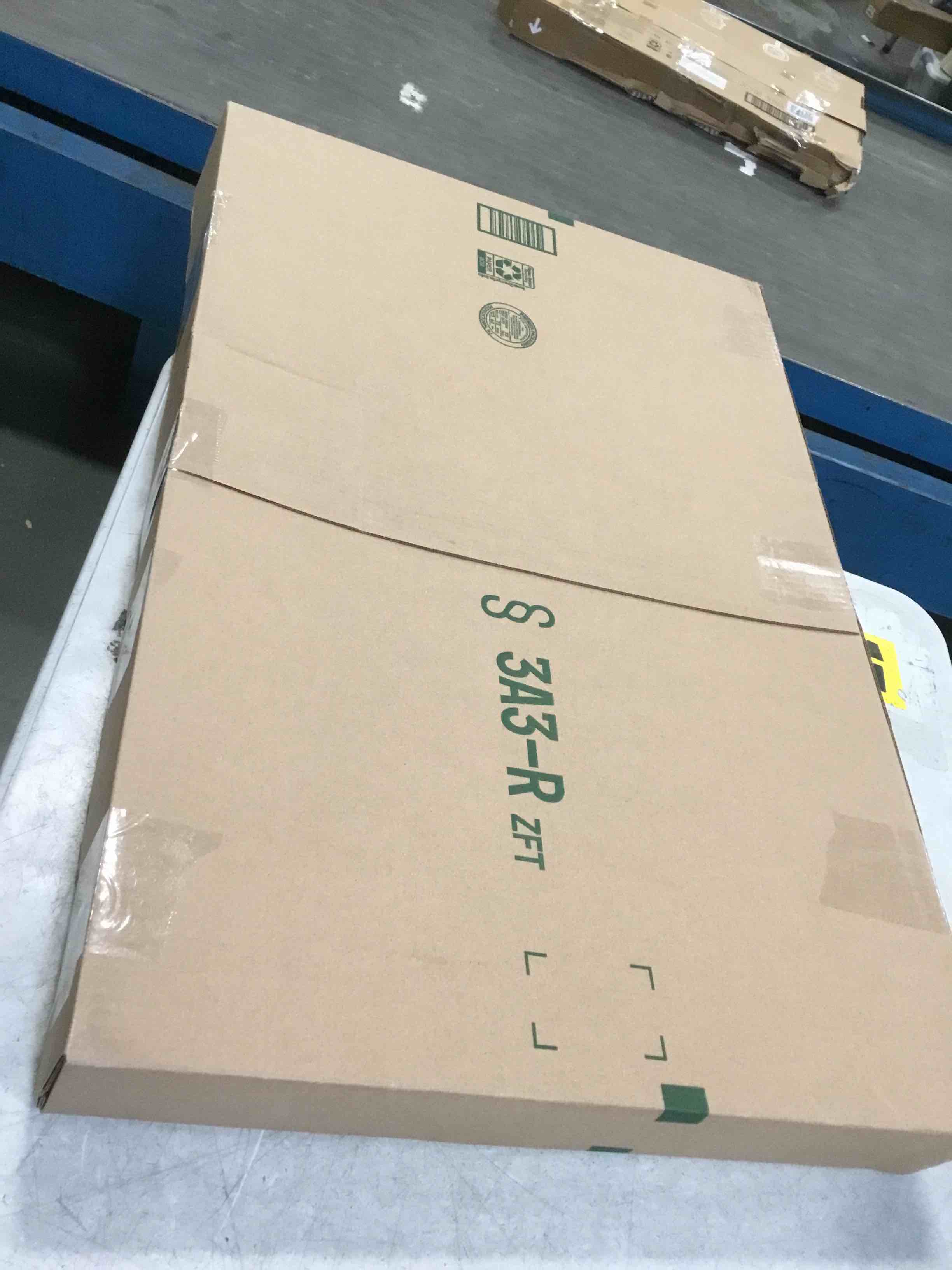 https://s3.amazonaws.com/lotting-images-prod/bidfta/PNK2178556_1746547948306.jpeg