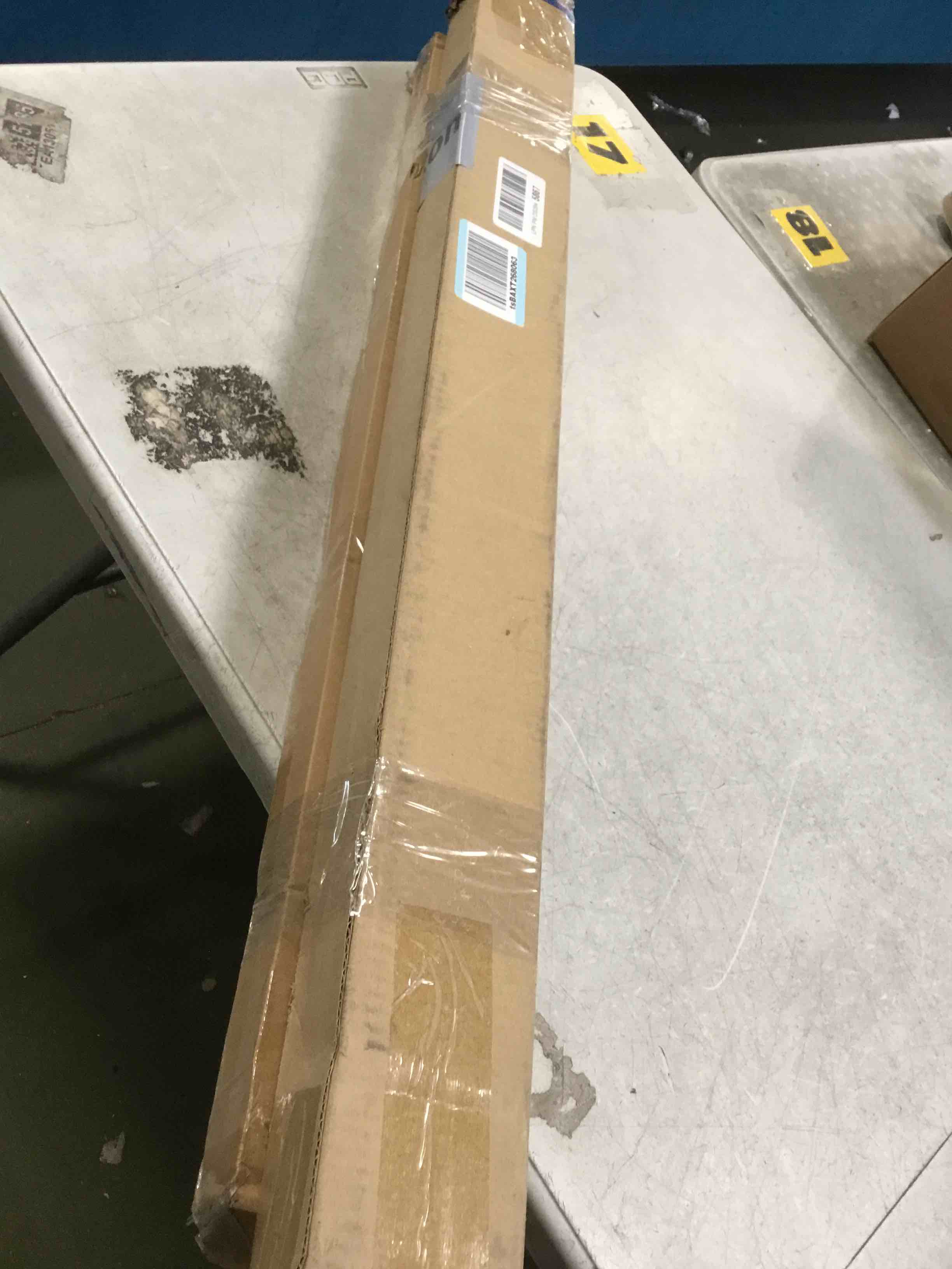 https://s3.amazonaws.com/lotting-images-prod/bidfta/PNK2178581_1746552467252.jpeg