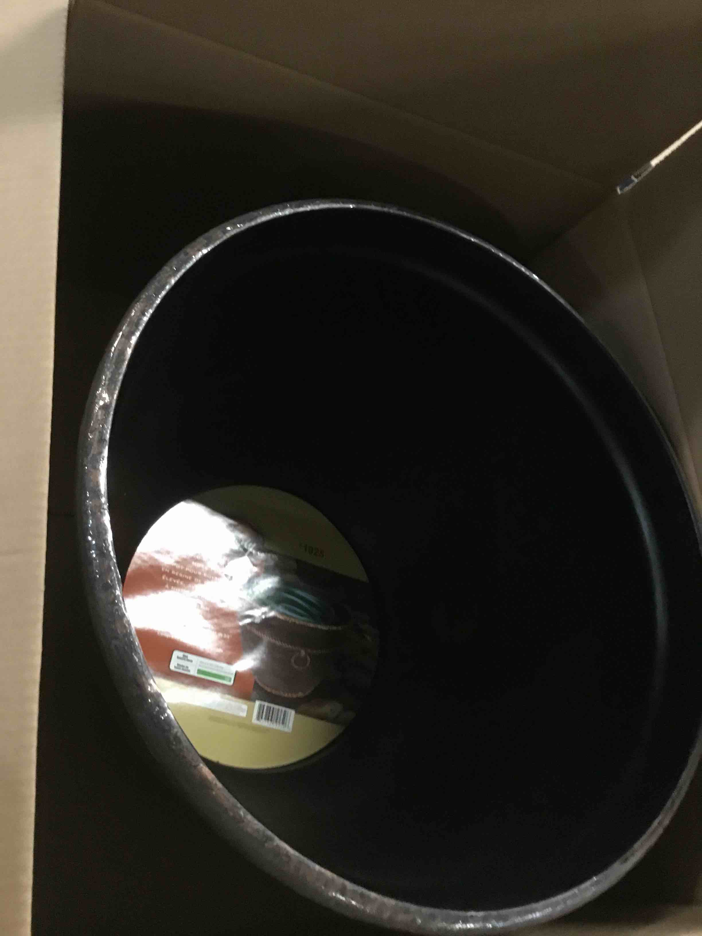 https://s3.amazonaws.com/lotting-images-prod/bidfta/PNK2178884_1746732513893.jpeg