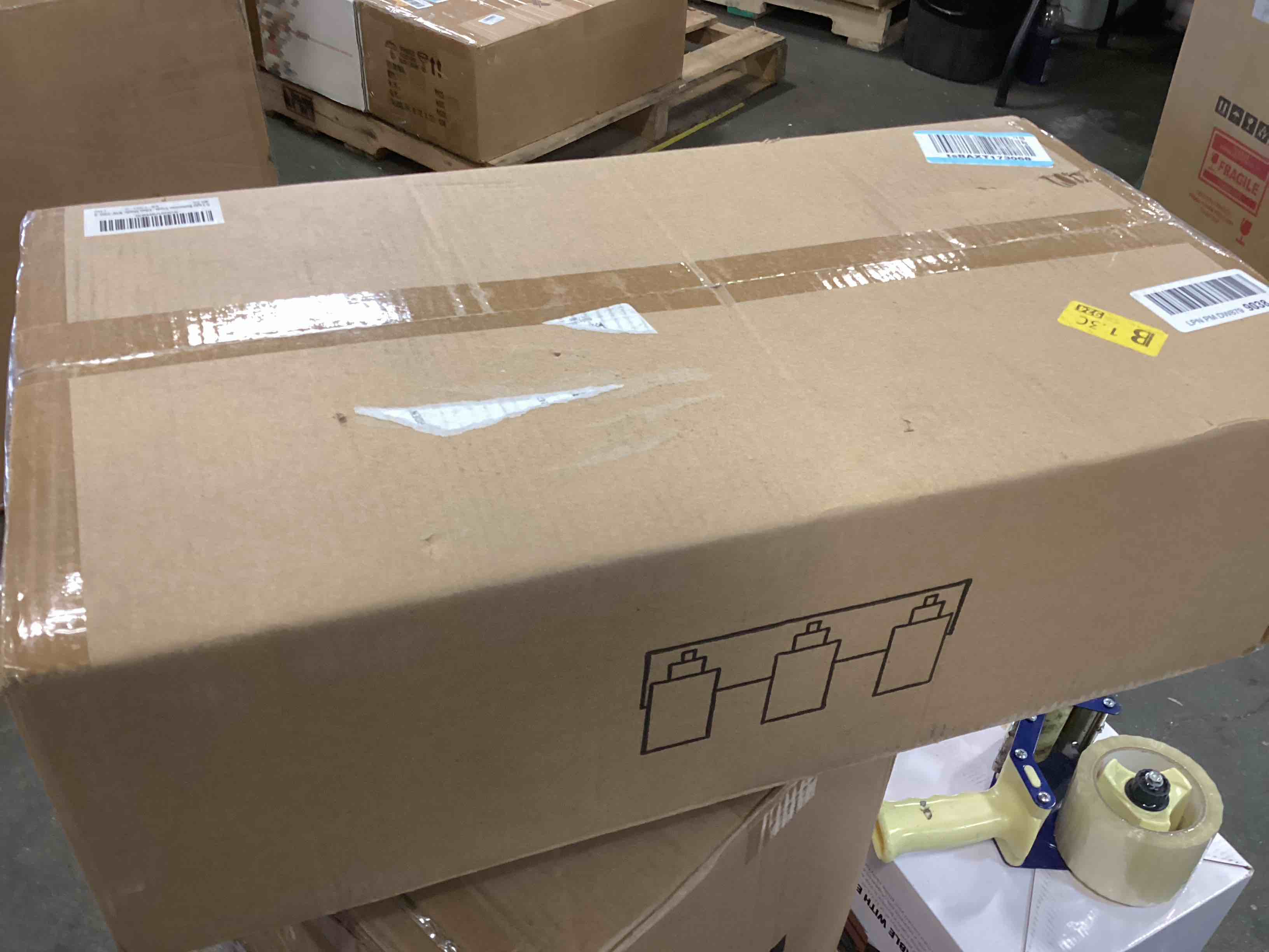 https://s3.amazonaws.com/lotting-images-prod/bidfta/PNK2179163_1743524568748.jpeg