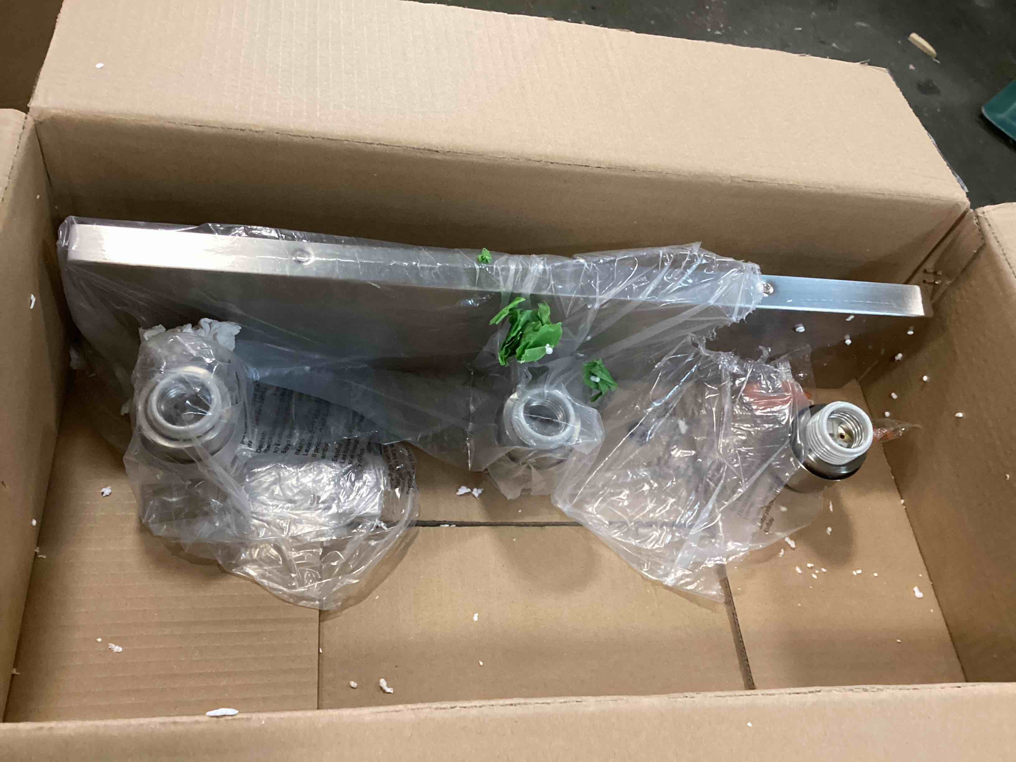 https://s3.amazonaws.com/lotting-images-prod/bidfta/PNK2179163_1743524610570.jpeg