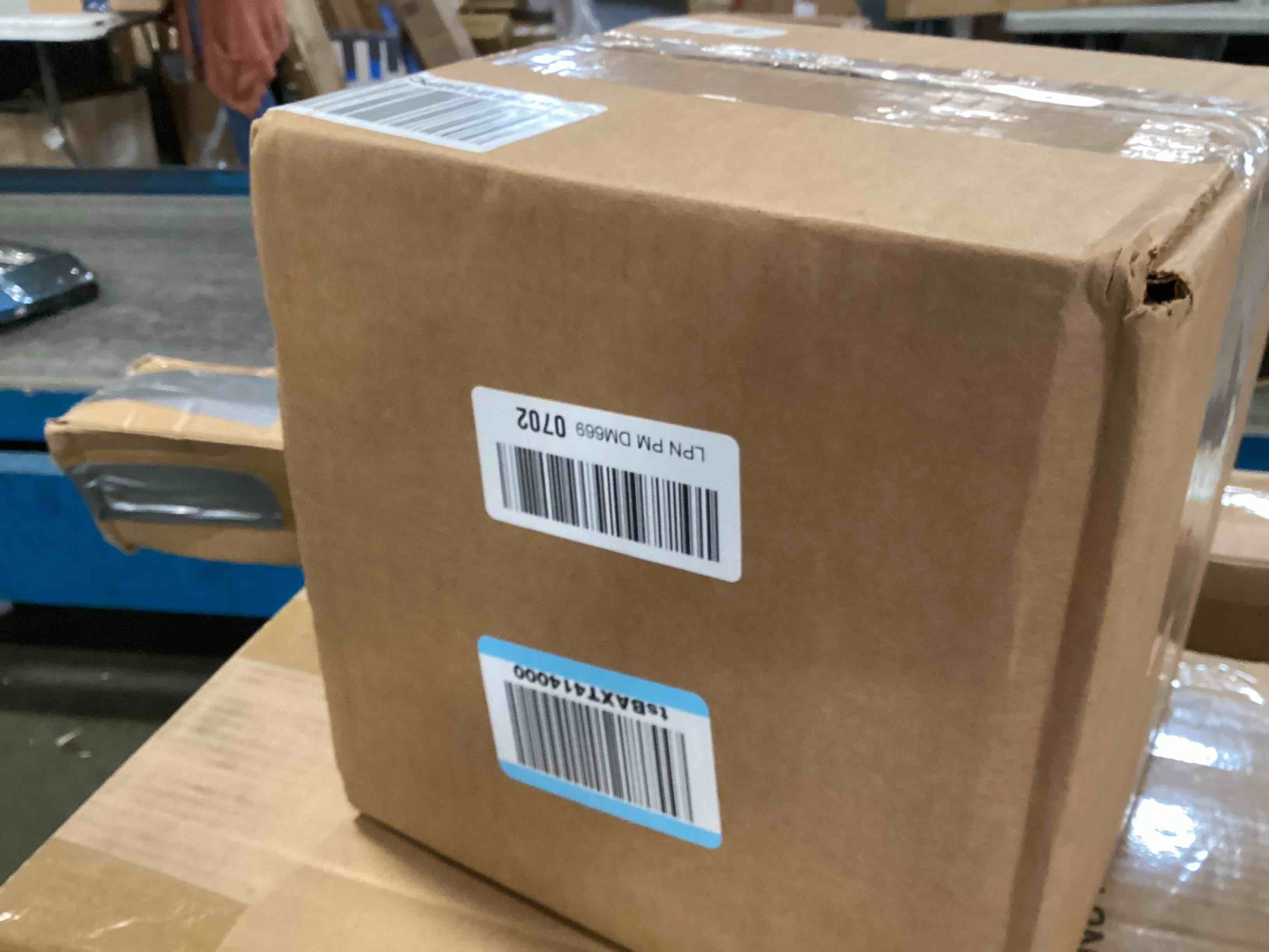 https://s3.amazonaws.com/lotting-images-prod/bidfta/PNK2179616_1743697404077.jpeg