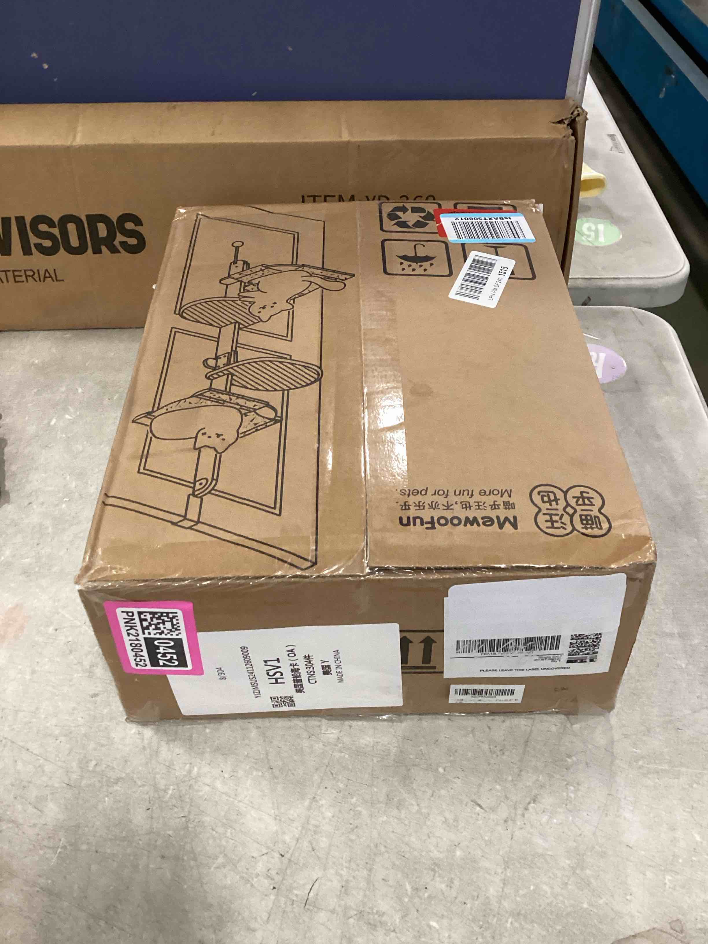 https://s3.amazonaws.com/lotting-images-prod/bidfta/PNK2180452_1744306885609.jpeg