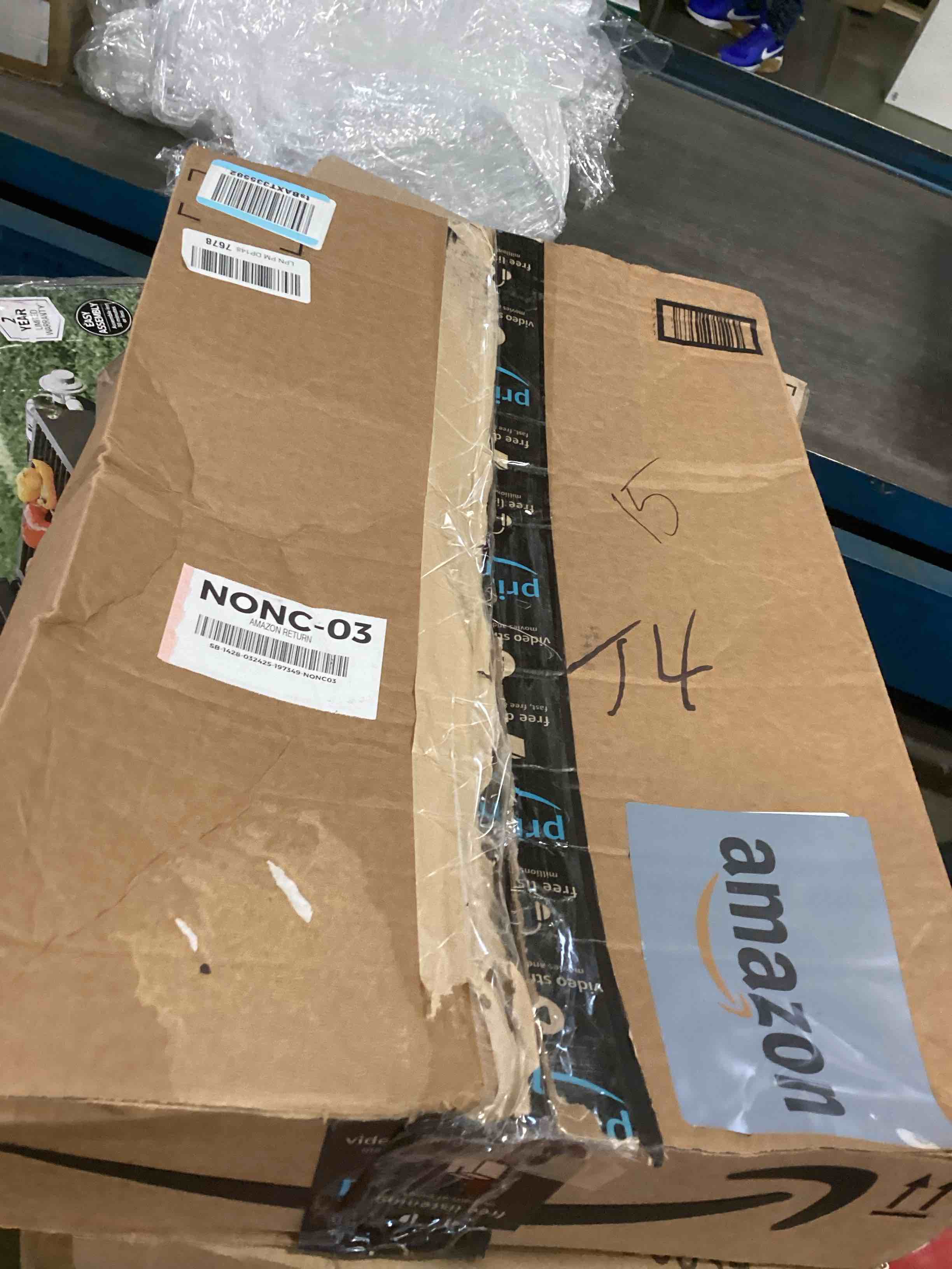 https://s3.amazonaws.com/lotting-images-prod/bidfta/PNK2181113_1744911010356.jpeg