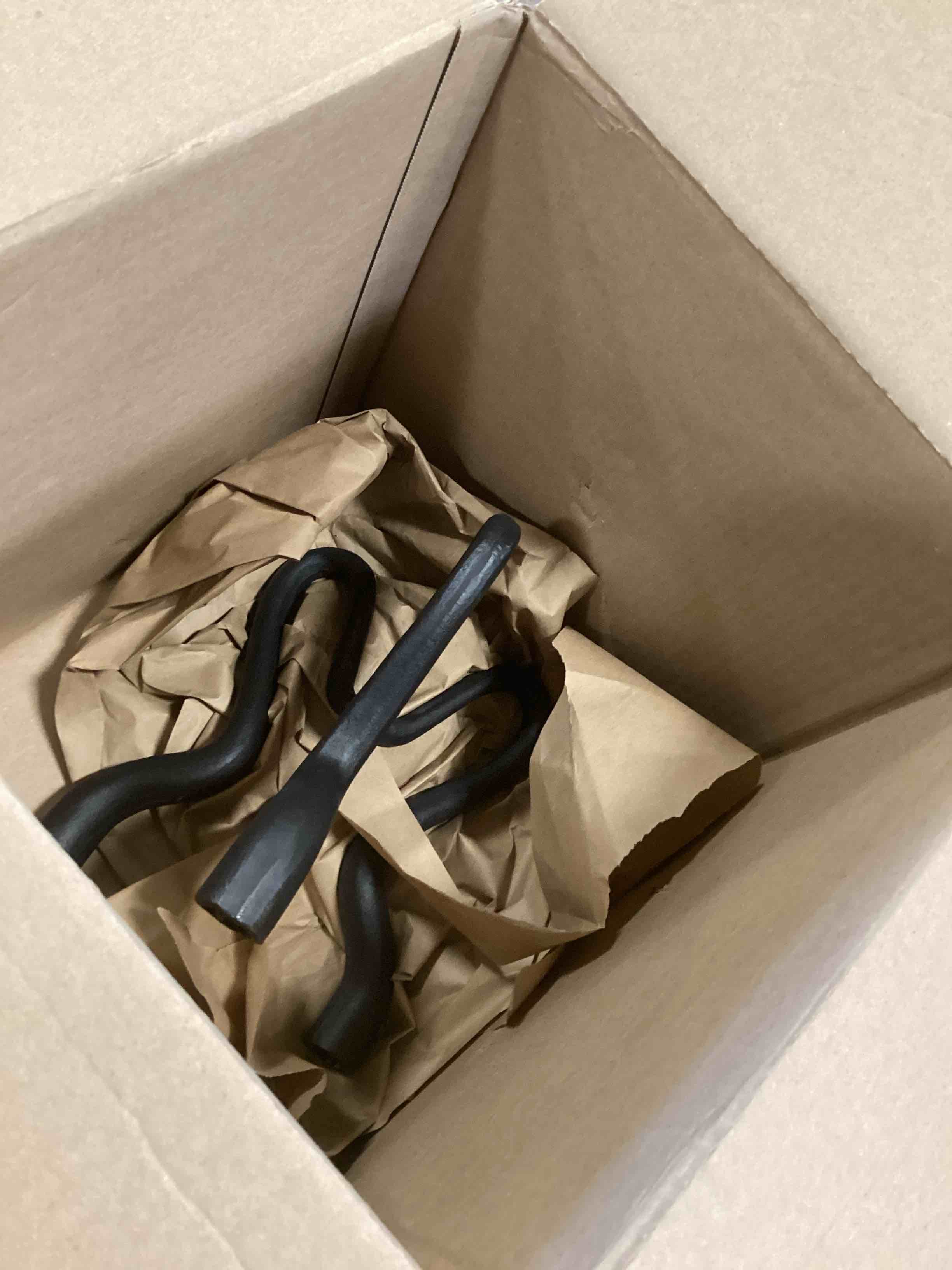 https://s3.amazonaws.com/lotting-images-prod/bidfta/PNK2181377_1745423056659.jpeg