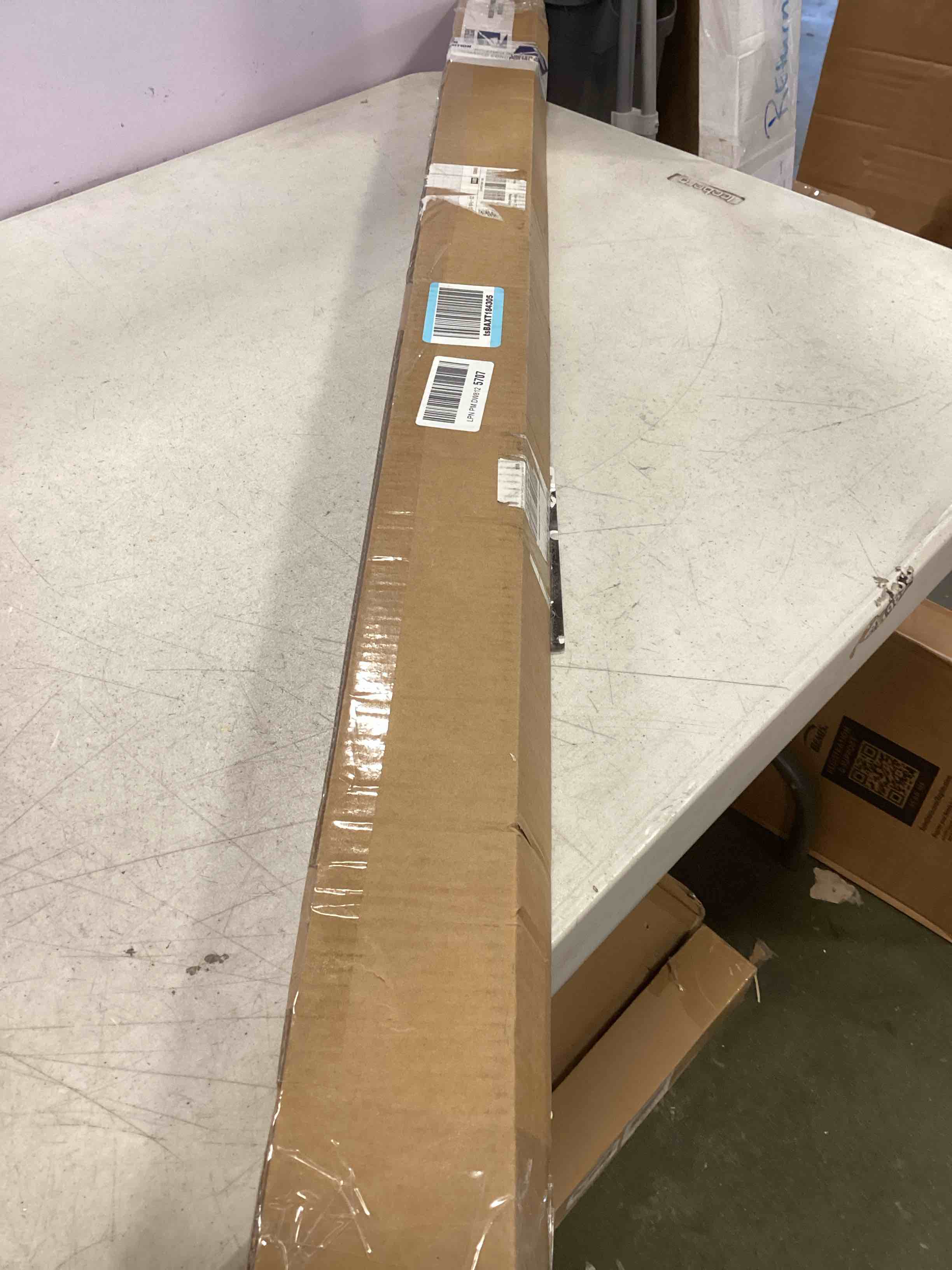 https://s3.amazonaws.com/lotting-images-prod/bidfta/PNK2181515_1745505633923.jpeg