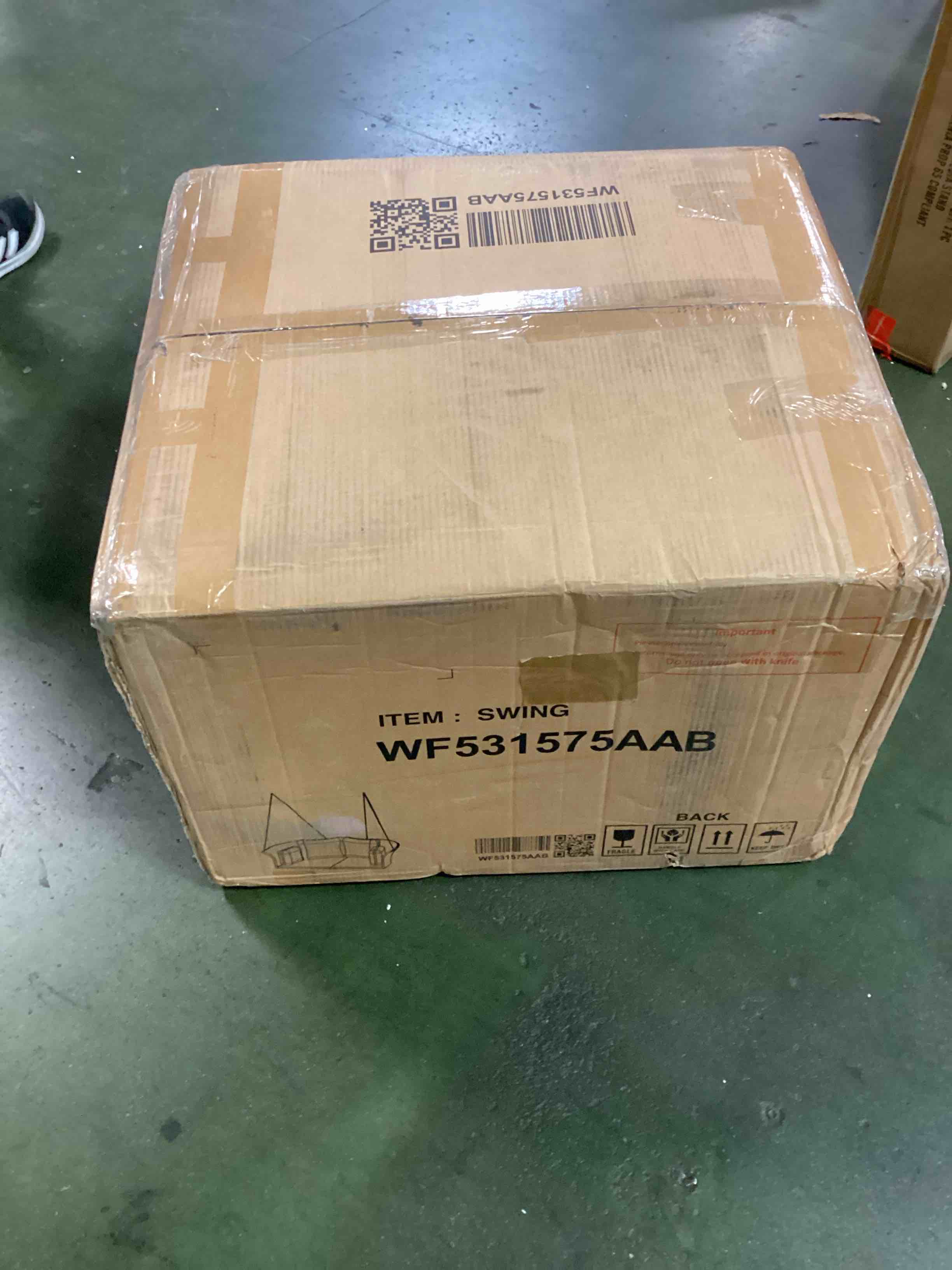 https://s3.amazonaws.com/lotting-images-prod/bidfta/PNK2181793_1745932305698.jpeg