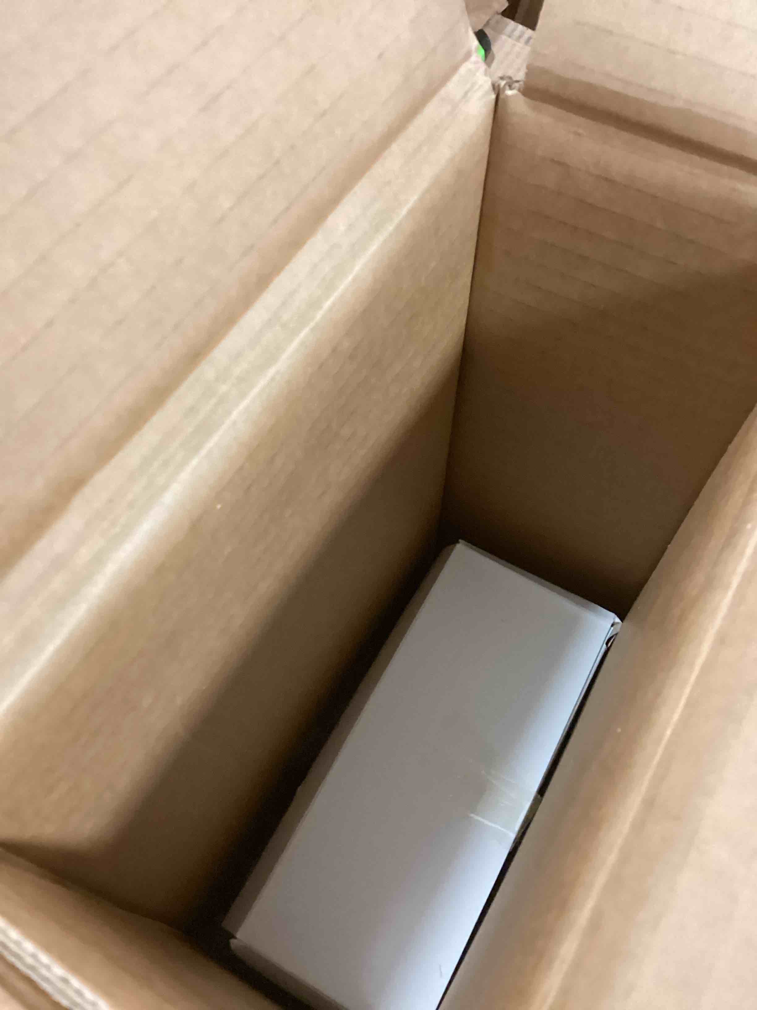 https://s3.amazonaws.com/lotting-images-prod/bidfta/PNK2181960_1745869334980.jpeg