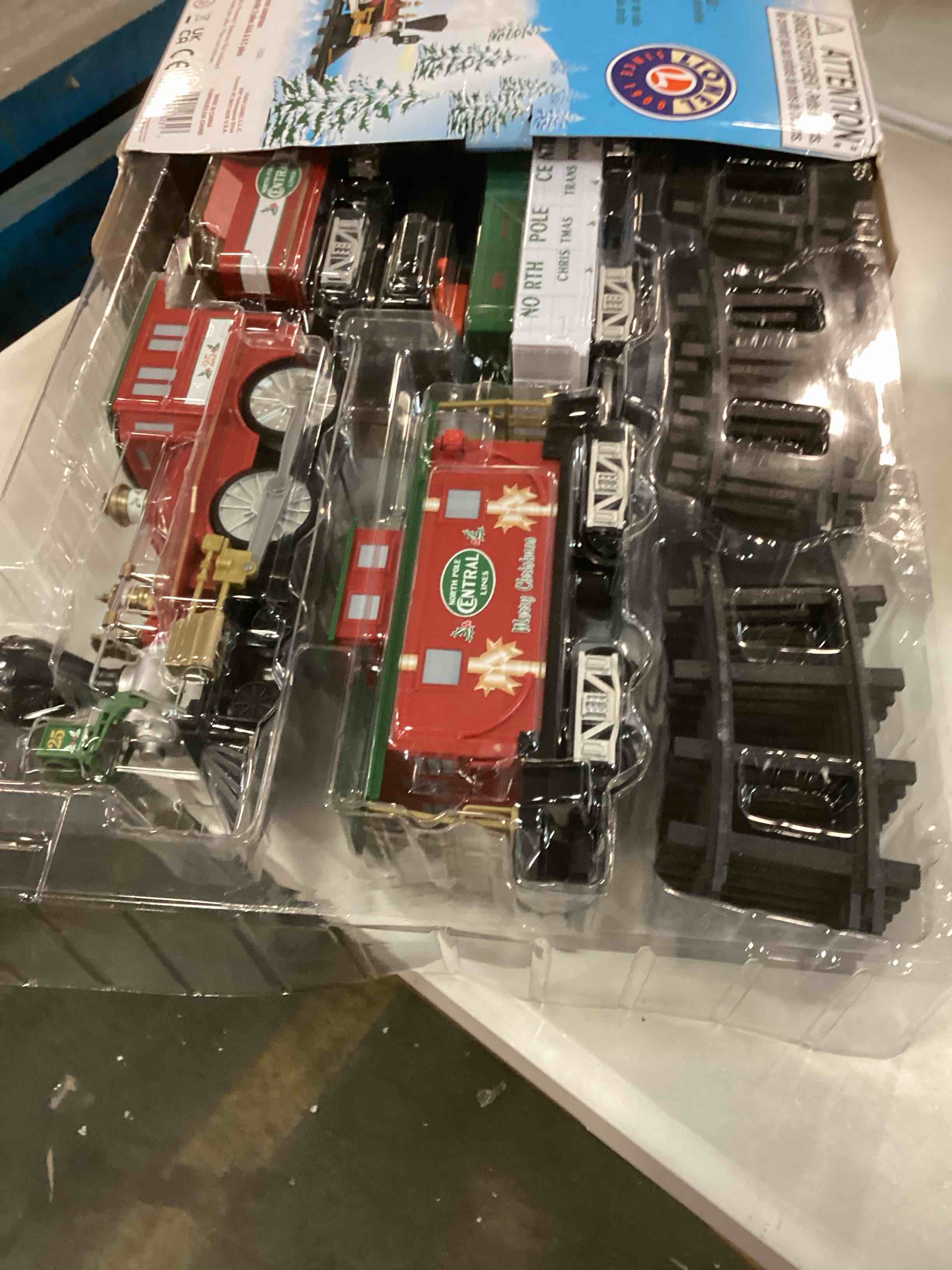 https://s3.amazonaws.com/lotting-images-prod/bidfta/PNK2182295_1743532291666.jpeg