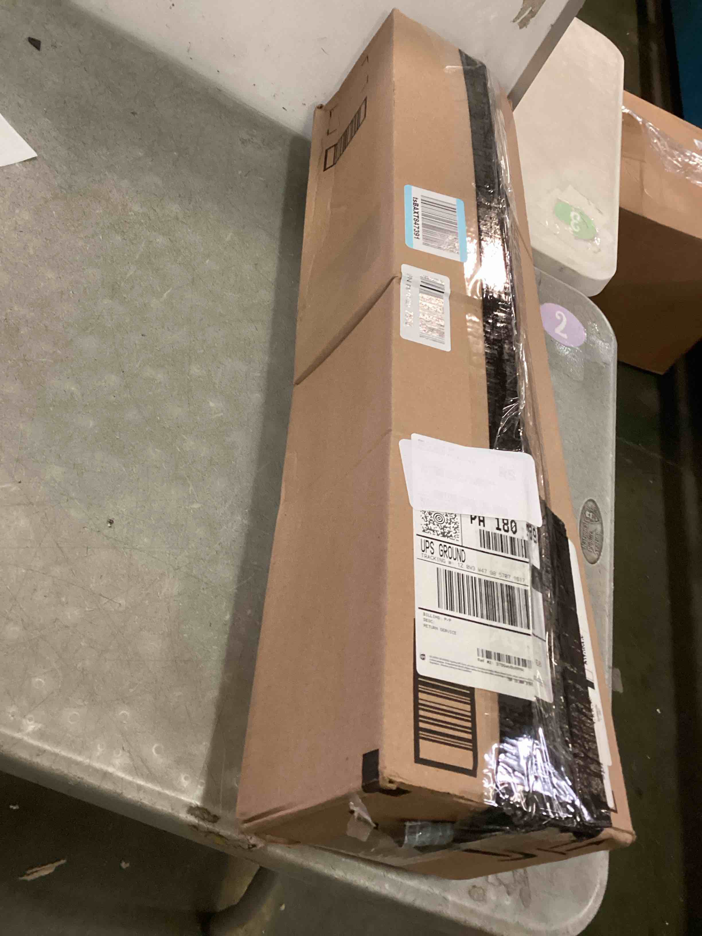 https://s3.amazonaws.com/lotting-images-prod/bidfta/PNK2182409_1743605595633.jpeg