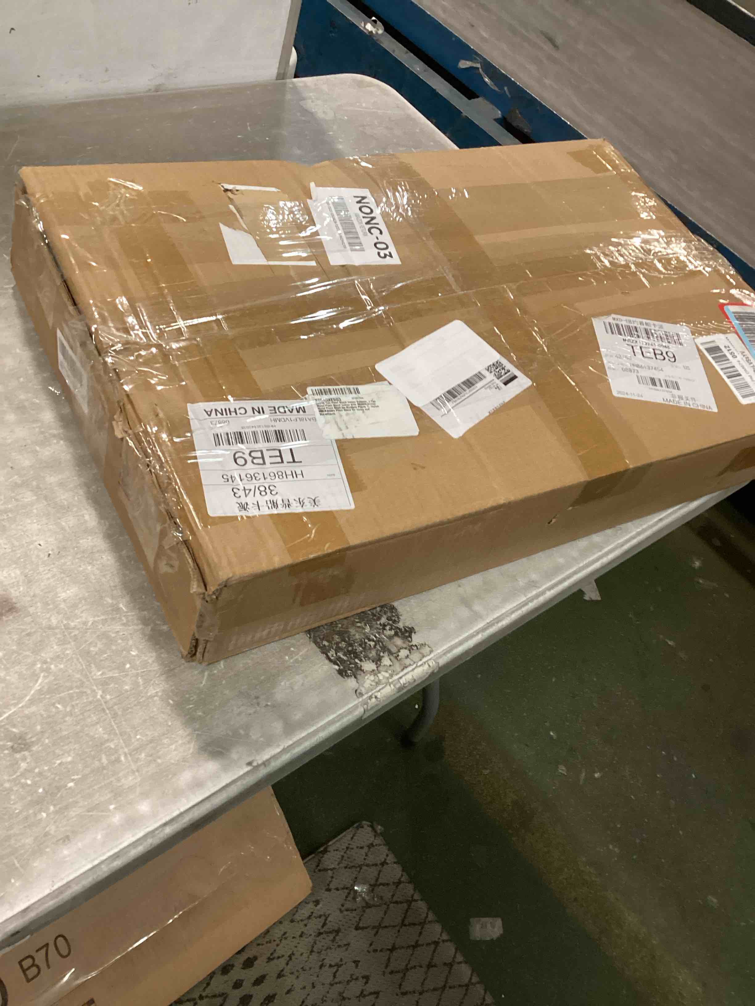 https://s3.amazonaws.com/lotting-images-prod/bidfta/PNK2182545_1743682635138.jpeg