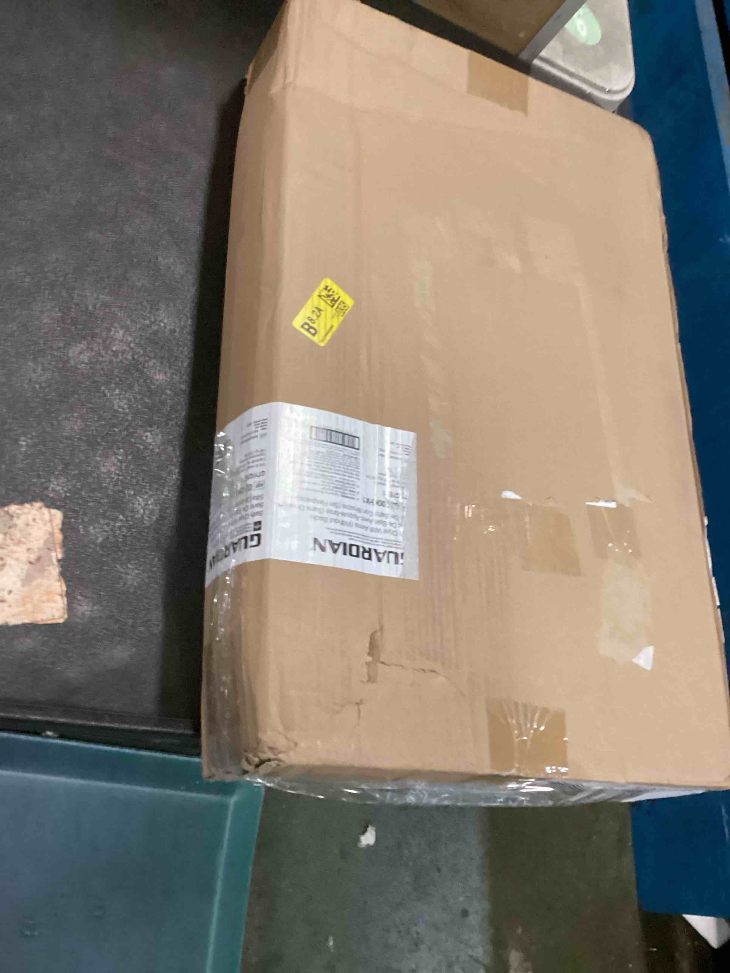 https://s3.amazonaws.com/lotting-images-prod/bidfta/PNK2182761_1743706412935.jpeg
