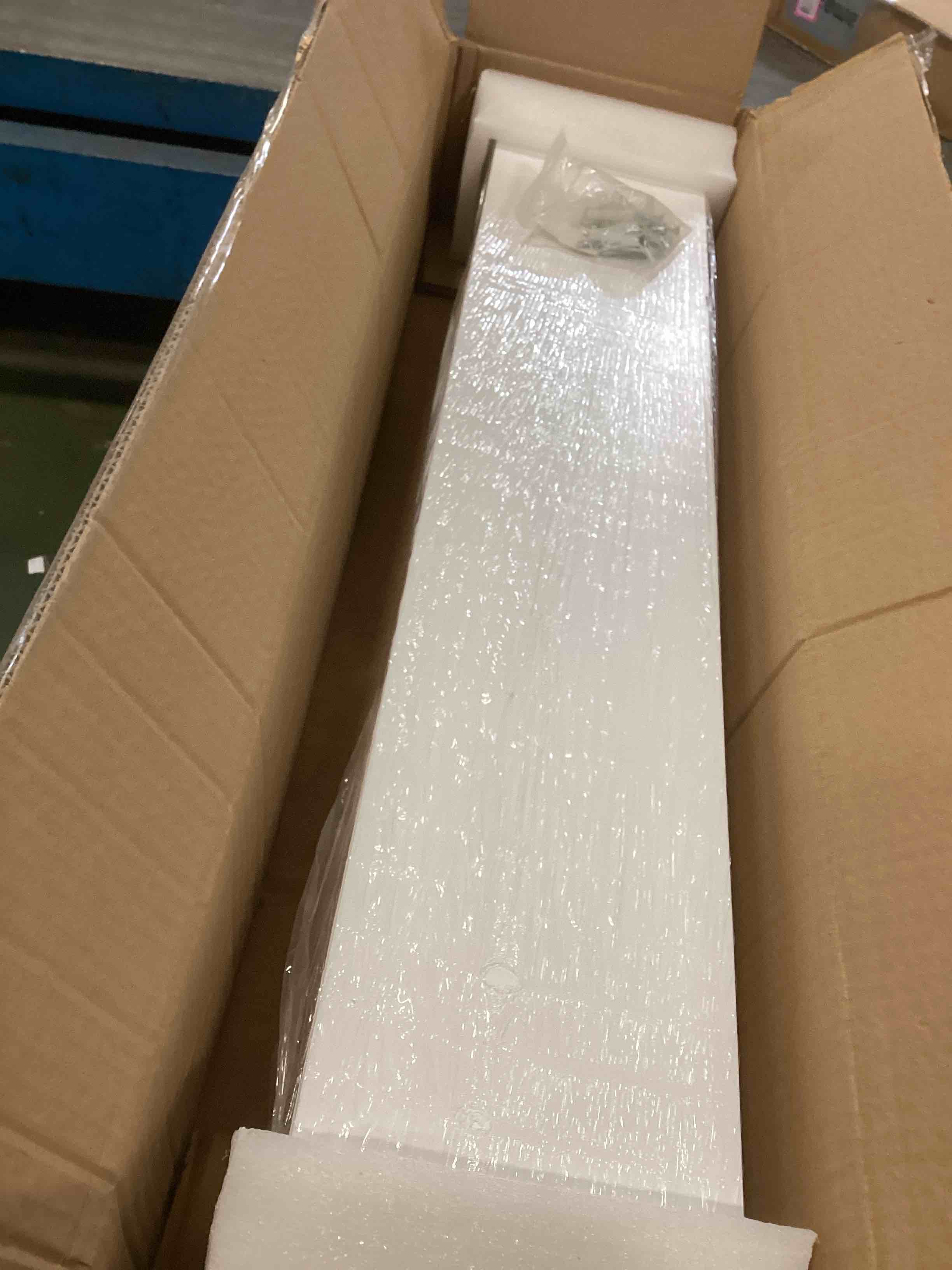 https://s3.amazonaws.com/lotting-images-prod/bidfta/PNK2183011_1744039653125.jpeg