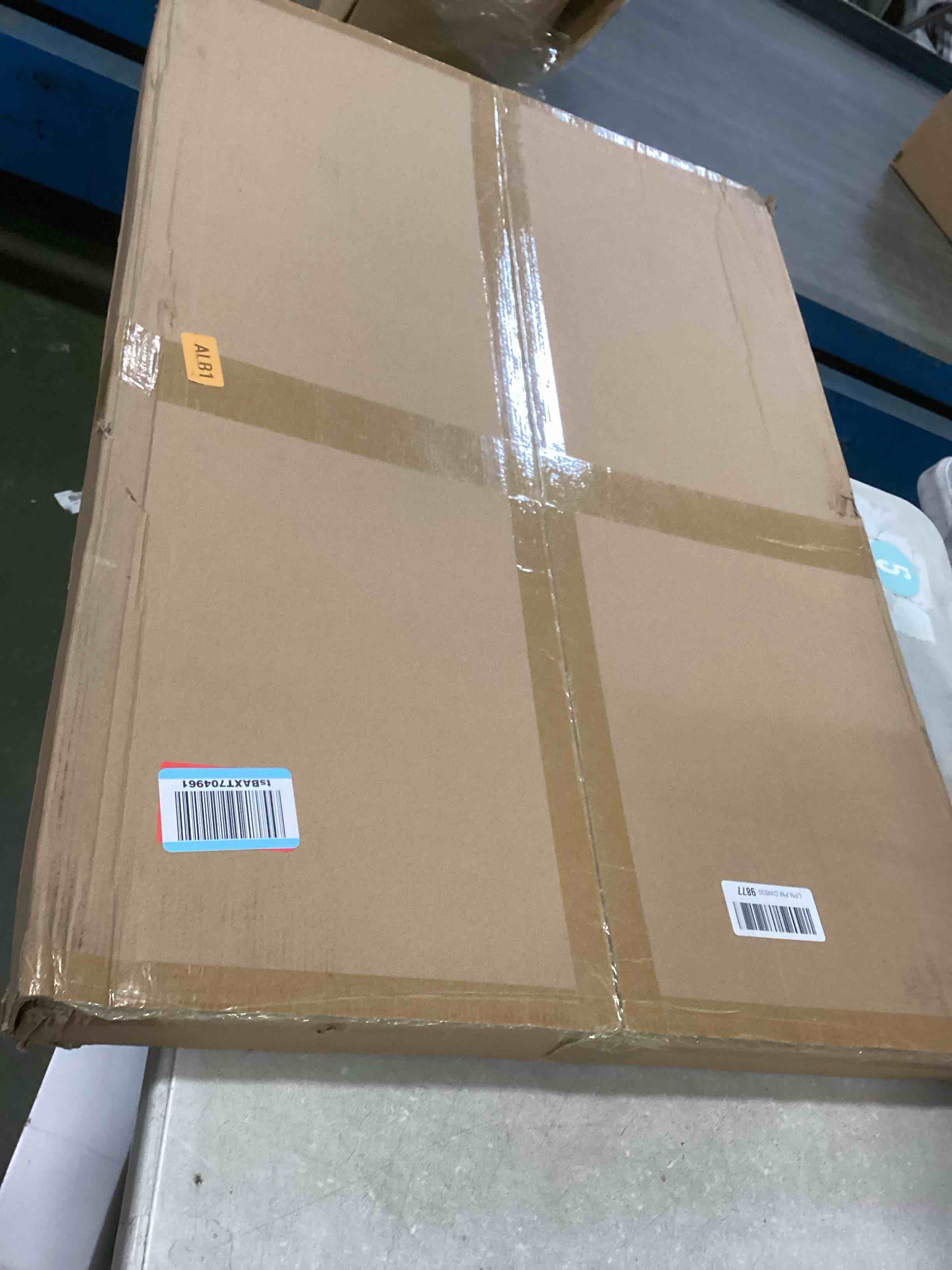 https://s3.amazonaws.com/lotting-images-prod/bidfta/PNK2183046_1744042876579.jpeg