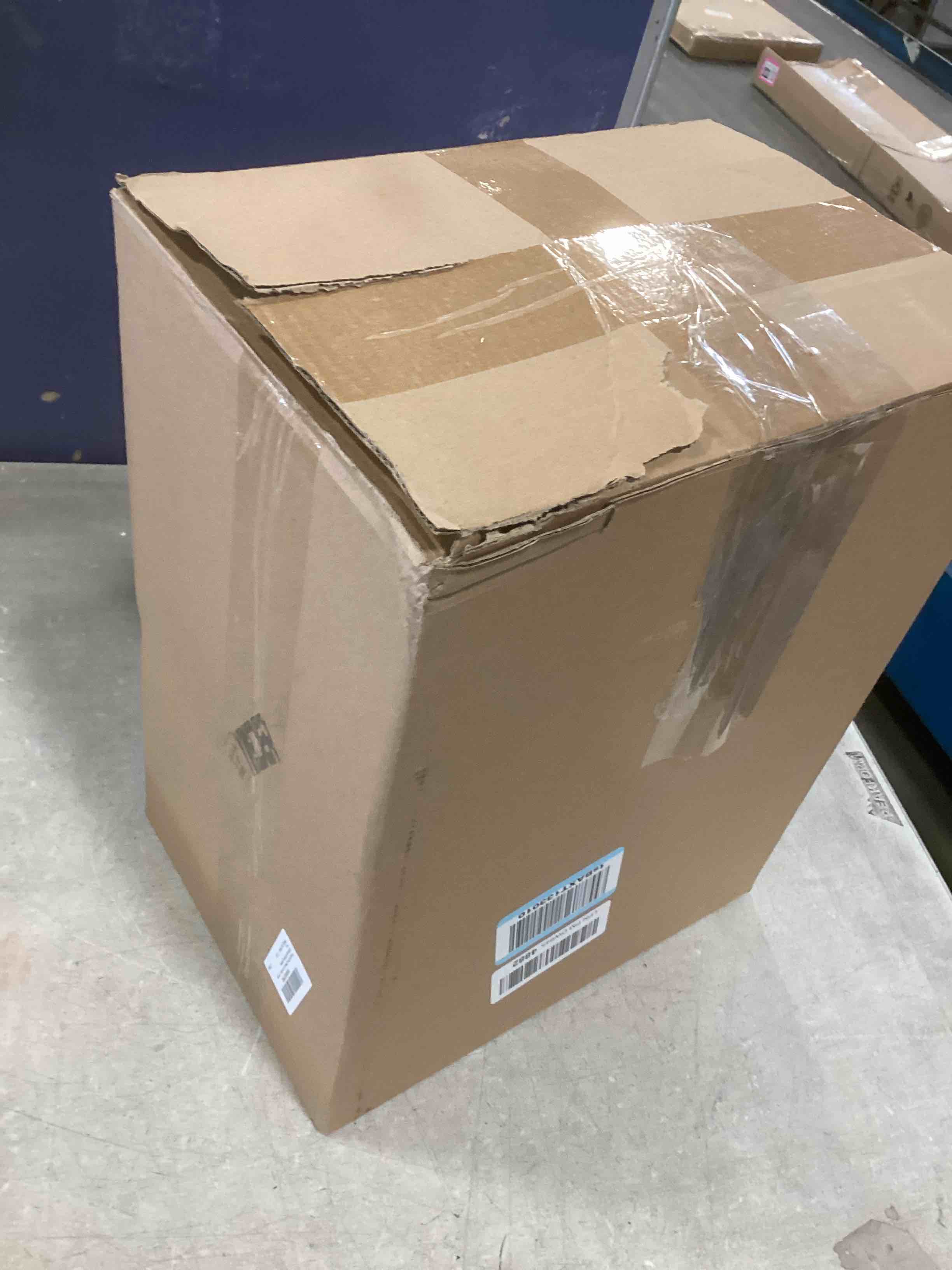 https://s3.amazonaws.com/lotting-images-prod/bidfta/PNK2183811_1744652476658.jpeg