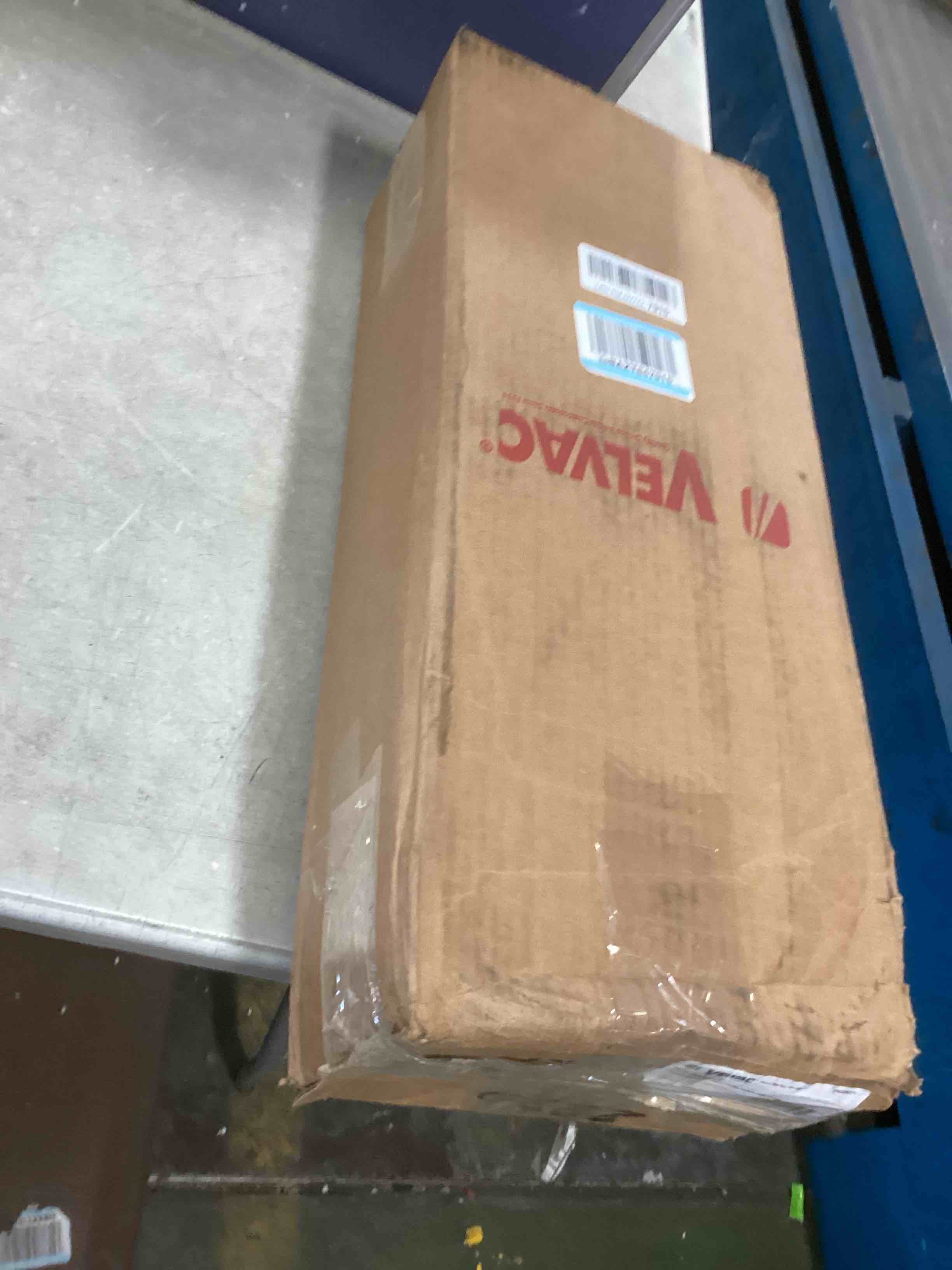 https://s3.amazonaws.com/lotting-images-prod/bidfta/PNK2183814_1744652752400.jpeg