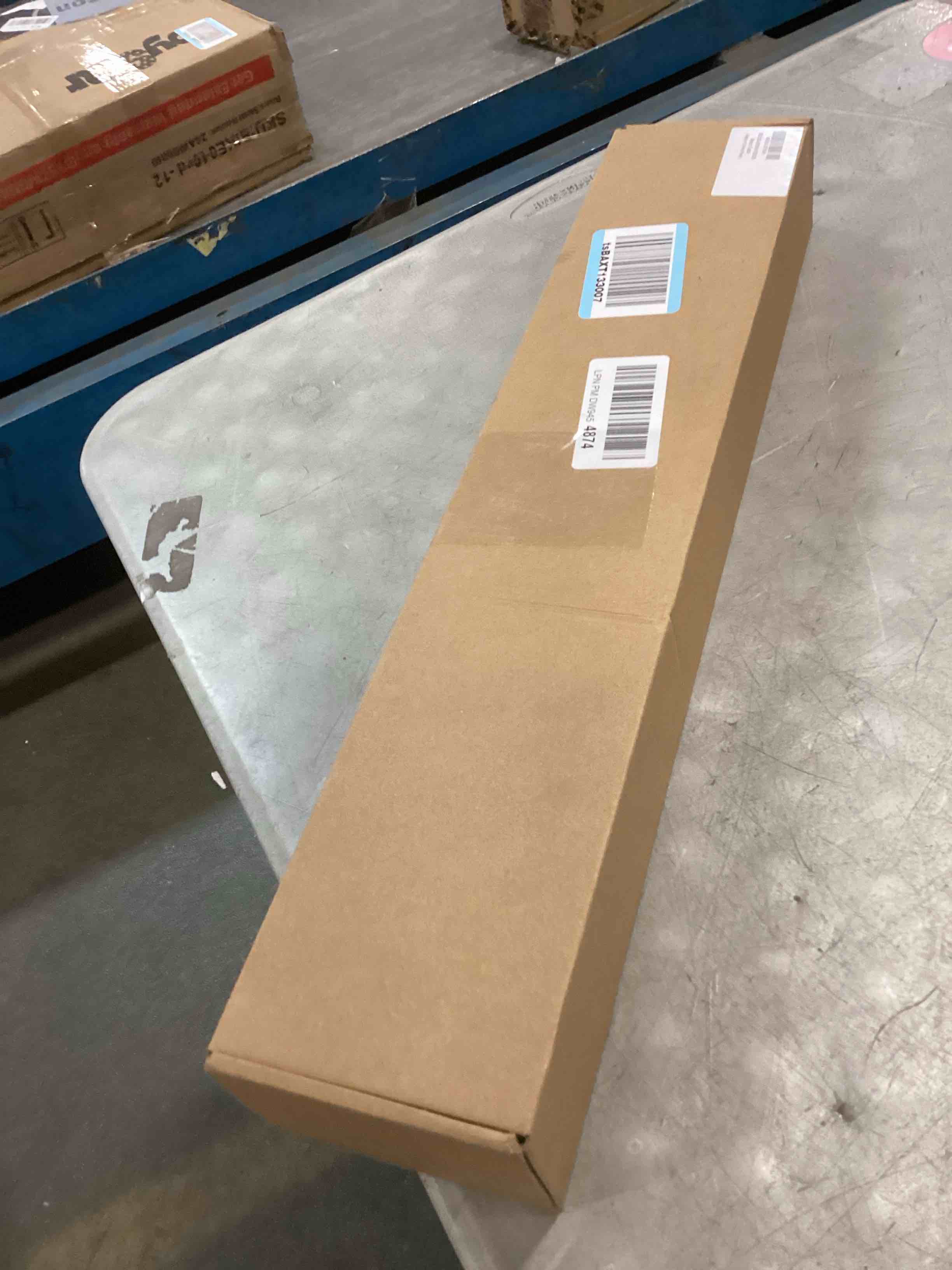 https://s3.amazonaws.com/lotting-images-prod/bidfta/PNK2183928_1744810819953.jpeg
