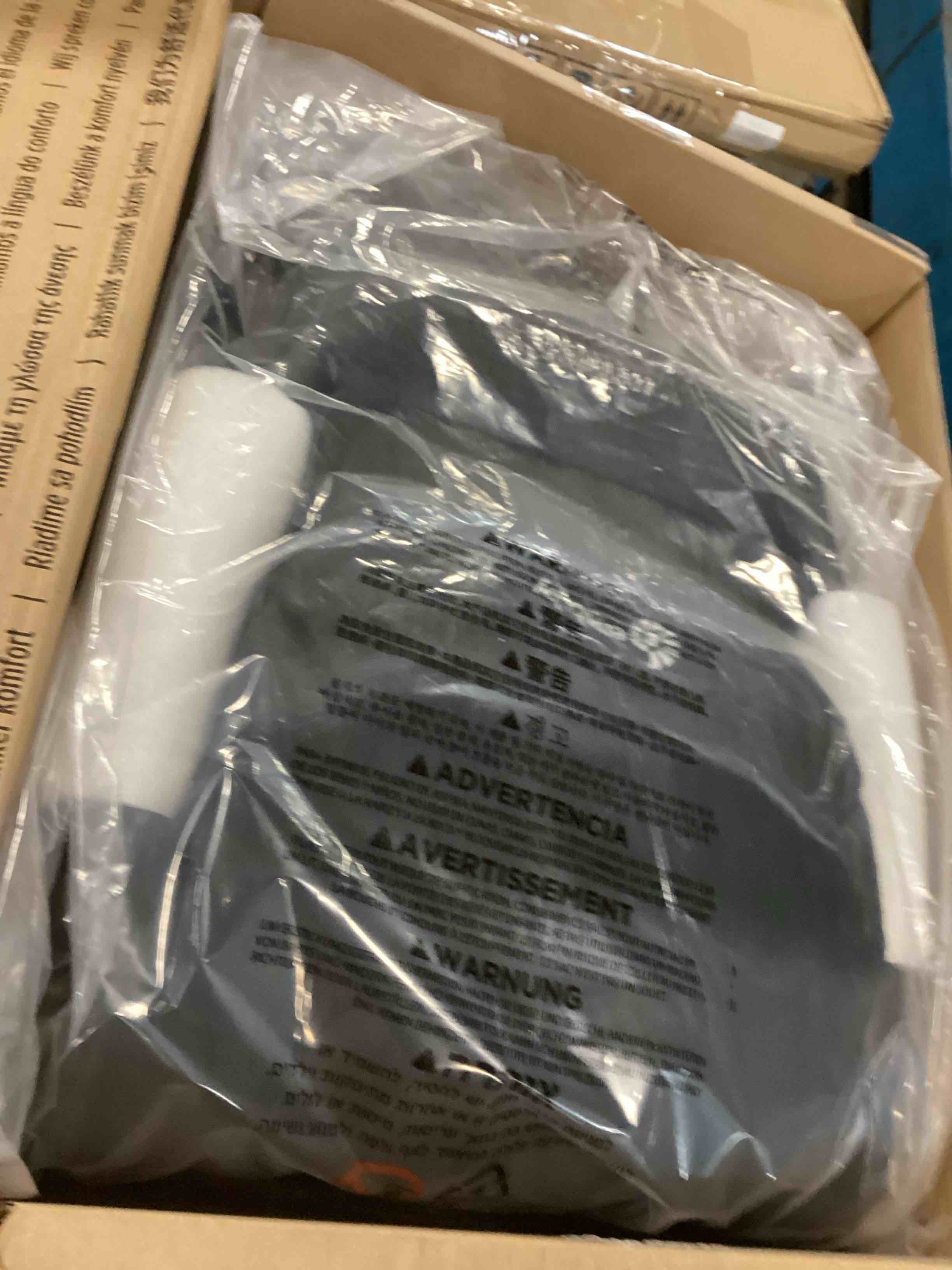https://s3.amazonaws.com/lotting-images-prod/bidfta/PNK2184397_1744984351809.jpeg