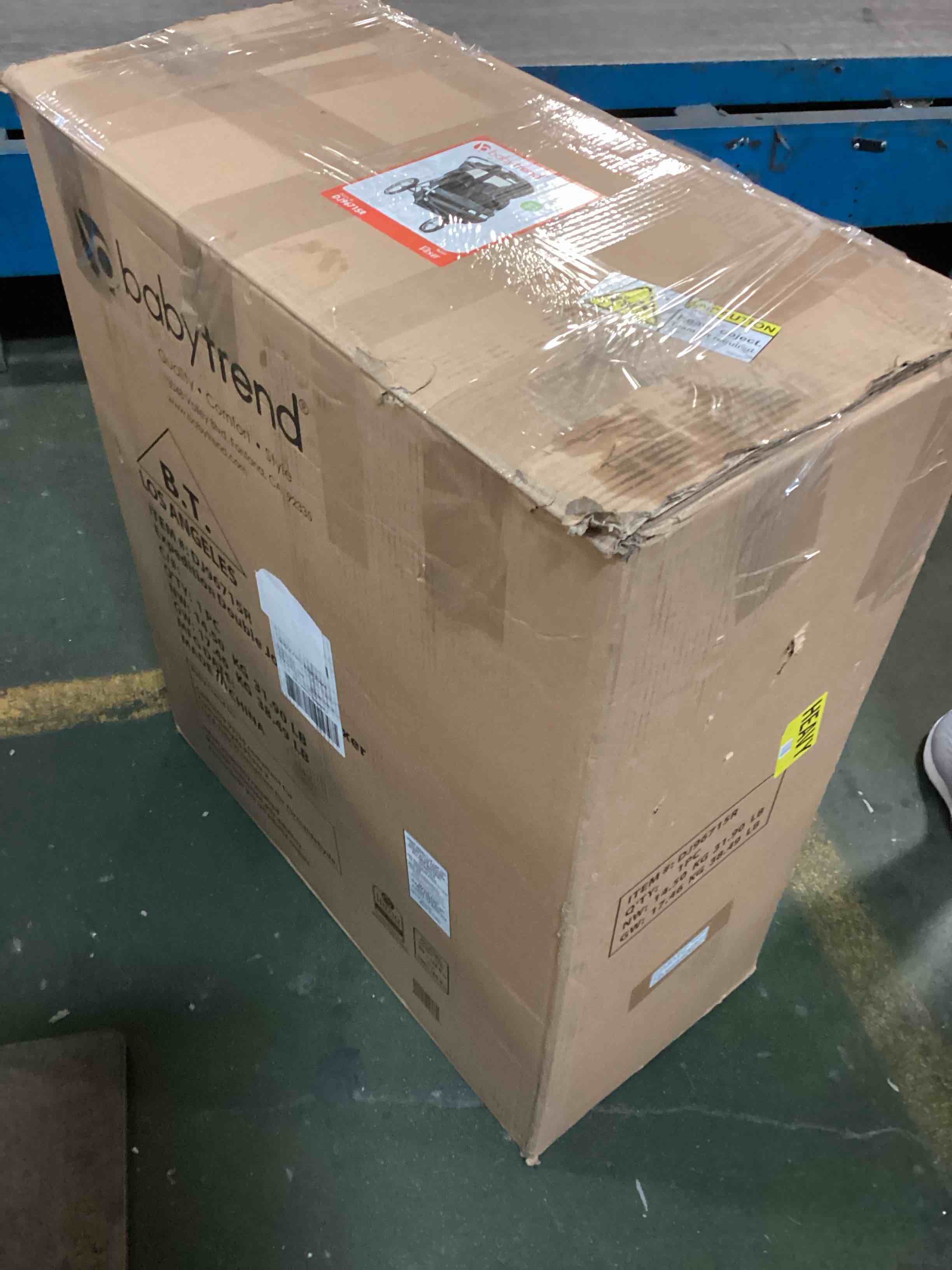 https://s3.amazonaws.com/lotting-images-prod/bidfta/PNK2184565_1745238268538.jpeg
