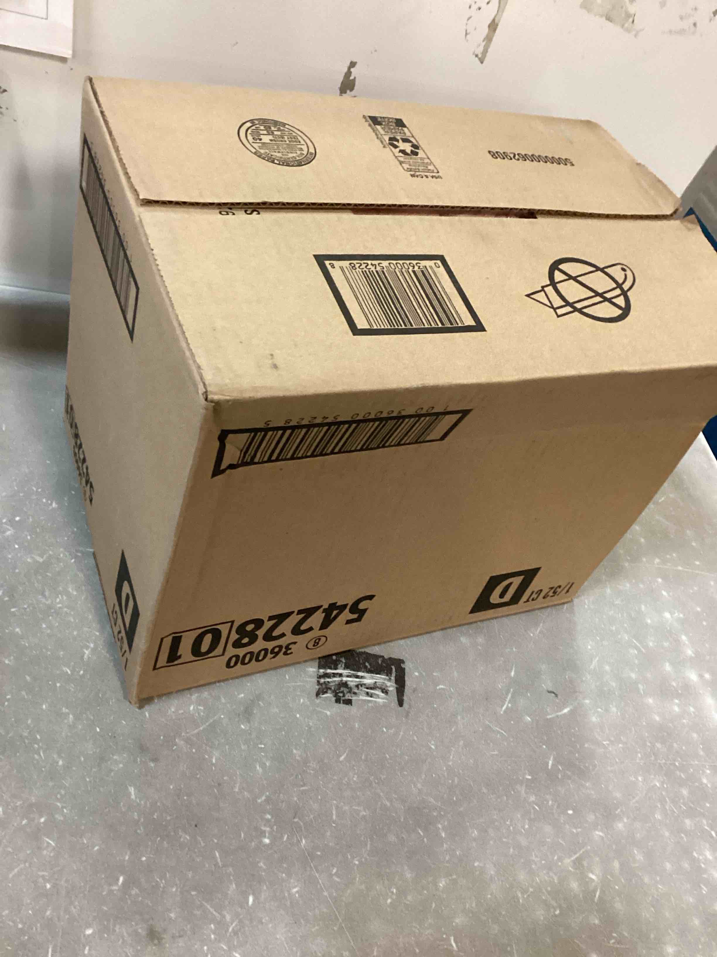 https://s3.amazonaws.com/lotting-images-prod/bidfta/PNK2184800_1745323716763.jpeg