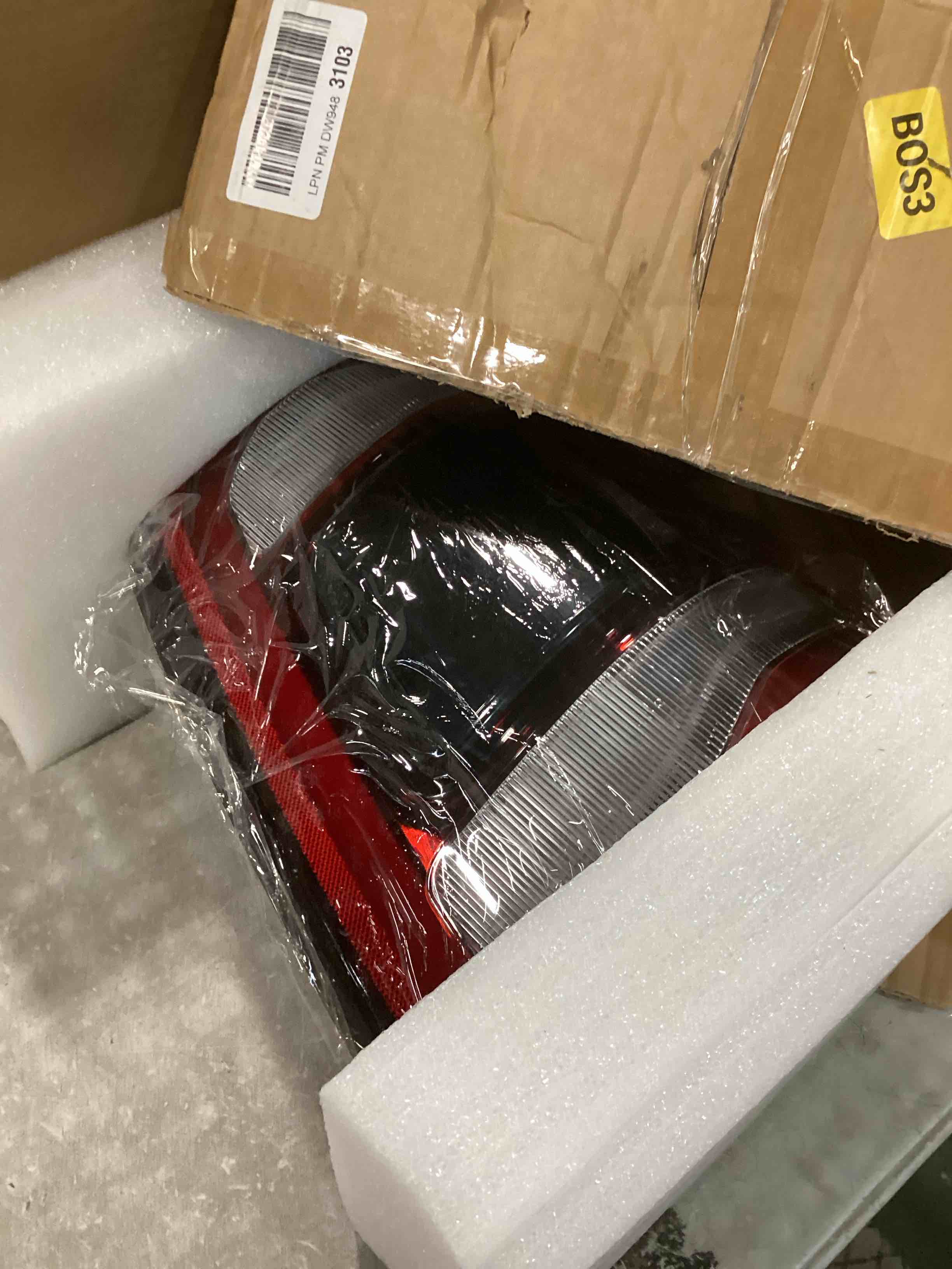 https://s3.amazonaws.com/lotting-images-prod/bidfta/PNK2185029_1743710445131.jpeg