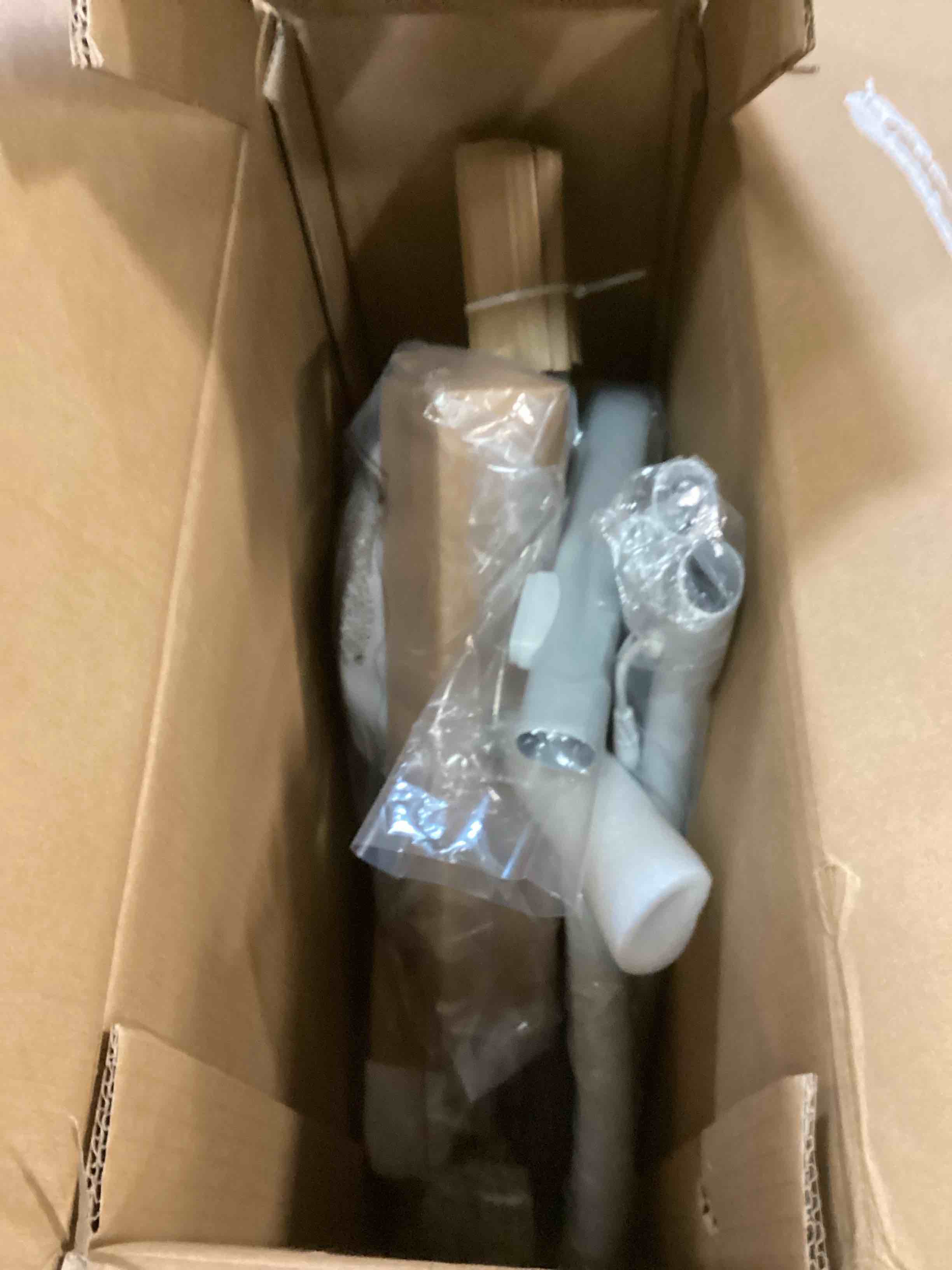 https://s3.amazonaws.com/lotting-images-prod/bidfta/PNK2185153_1744040116493.jpeg
