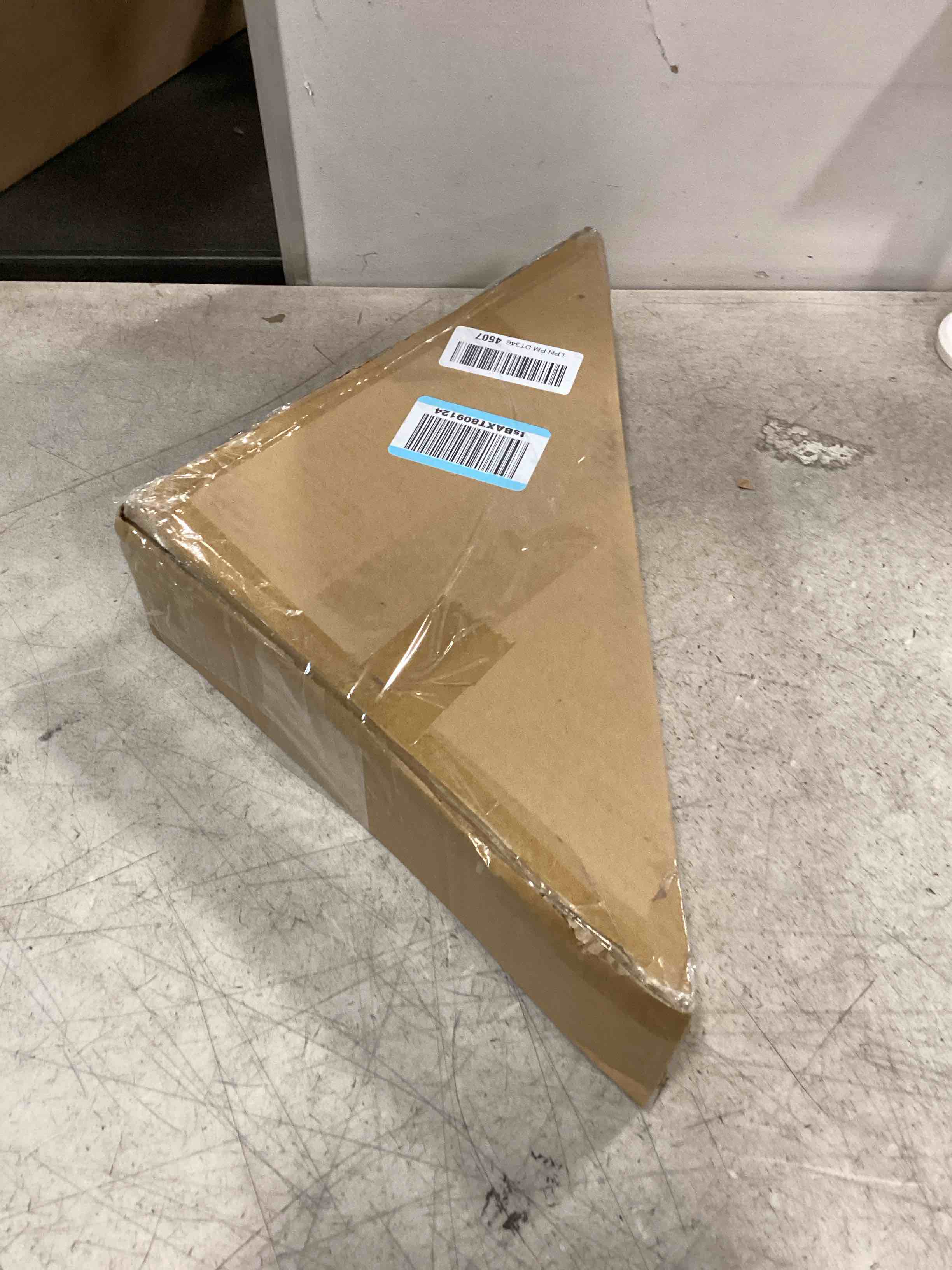 https://s3.amazonaws.com/lotting-images-prod/bidfta/PNK2186308_1745952940702.jpeg