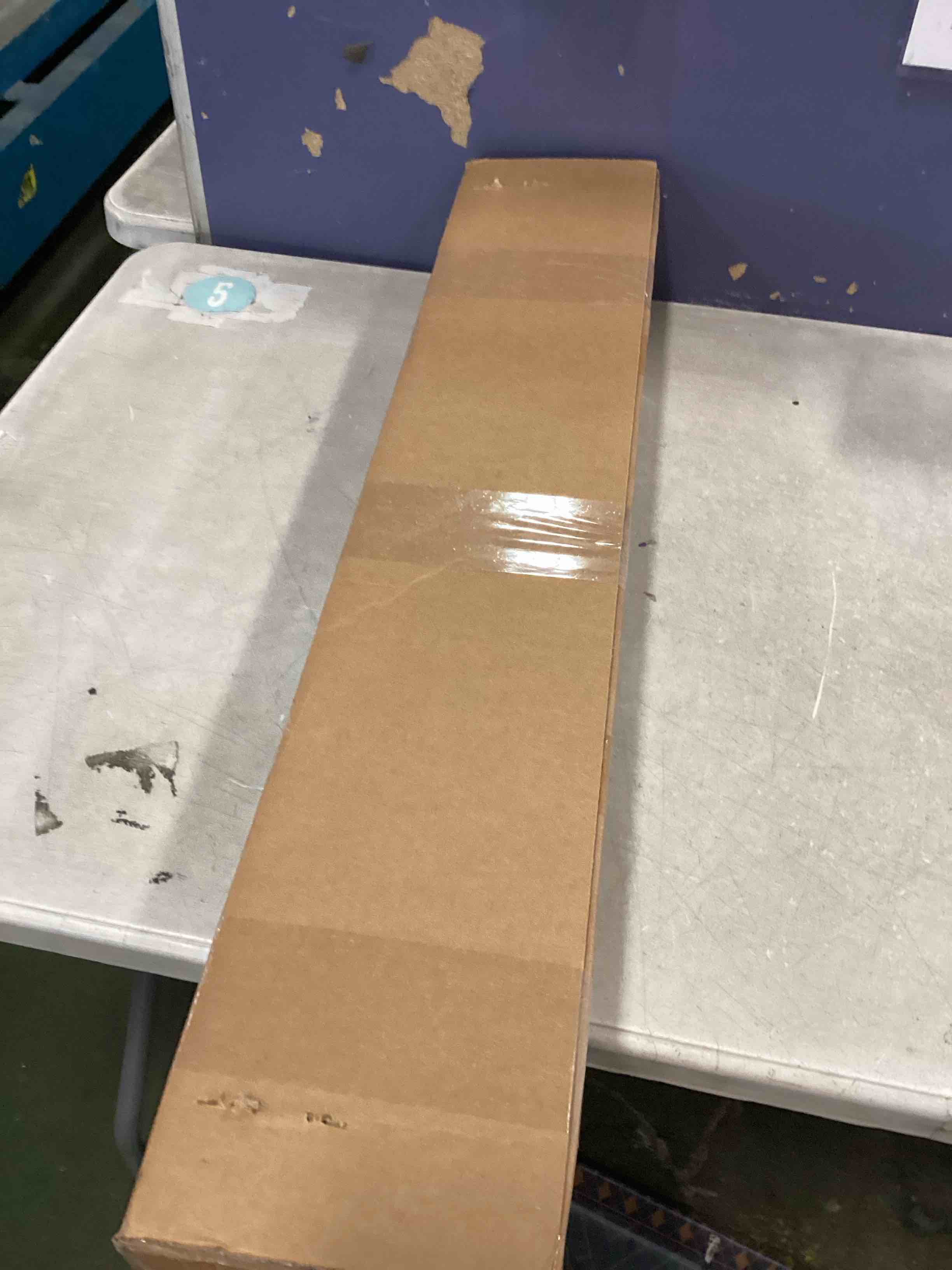 https://s3.amazonaws.com/lotting-images-prod/bidfta/PNK2186344_1746015099630.jpeg