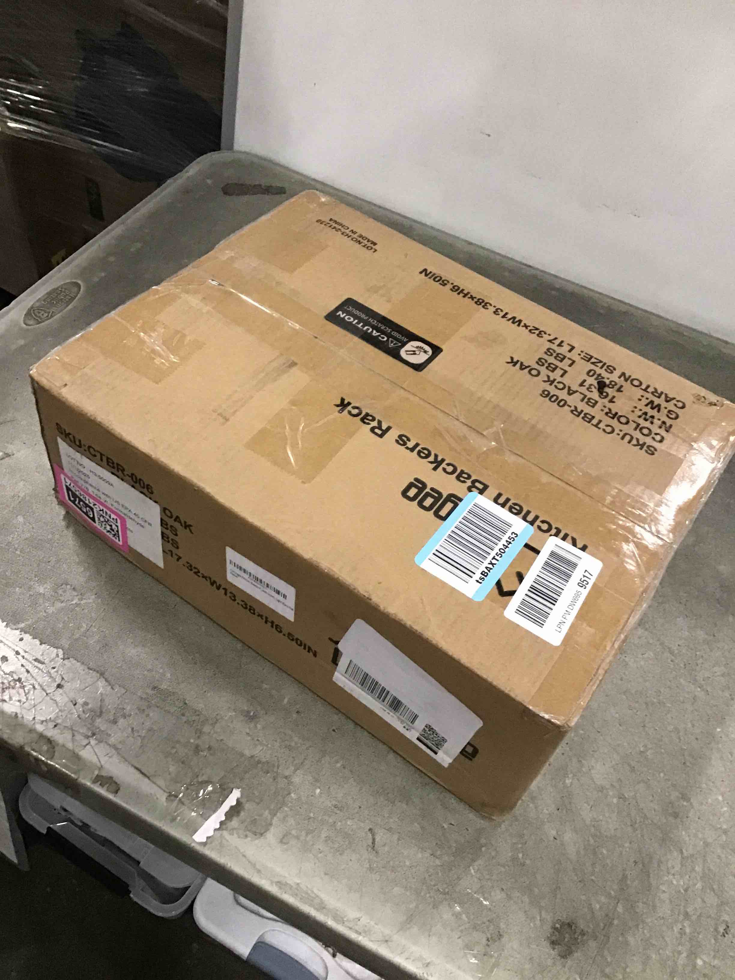 https://s3.amazonaws.com/lotting-images-prod/bidfta/PNK2186571_1746537554062.jpeg
