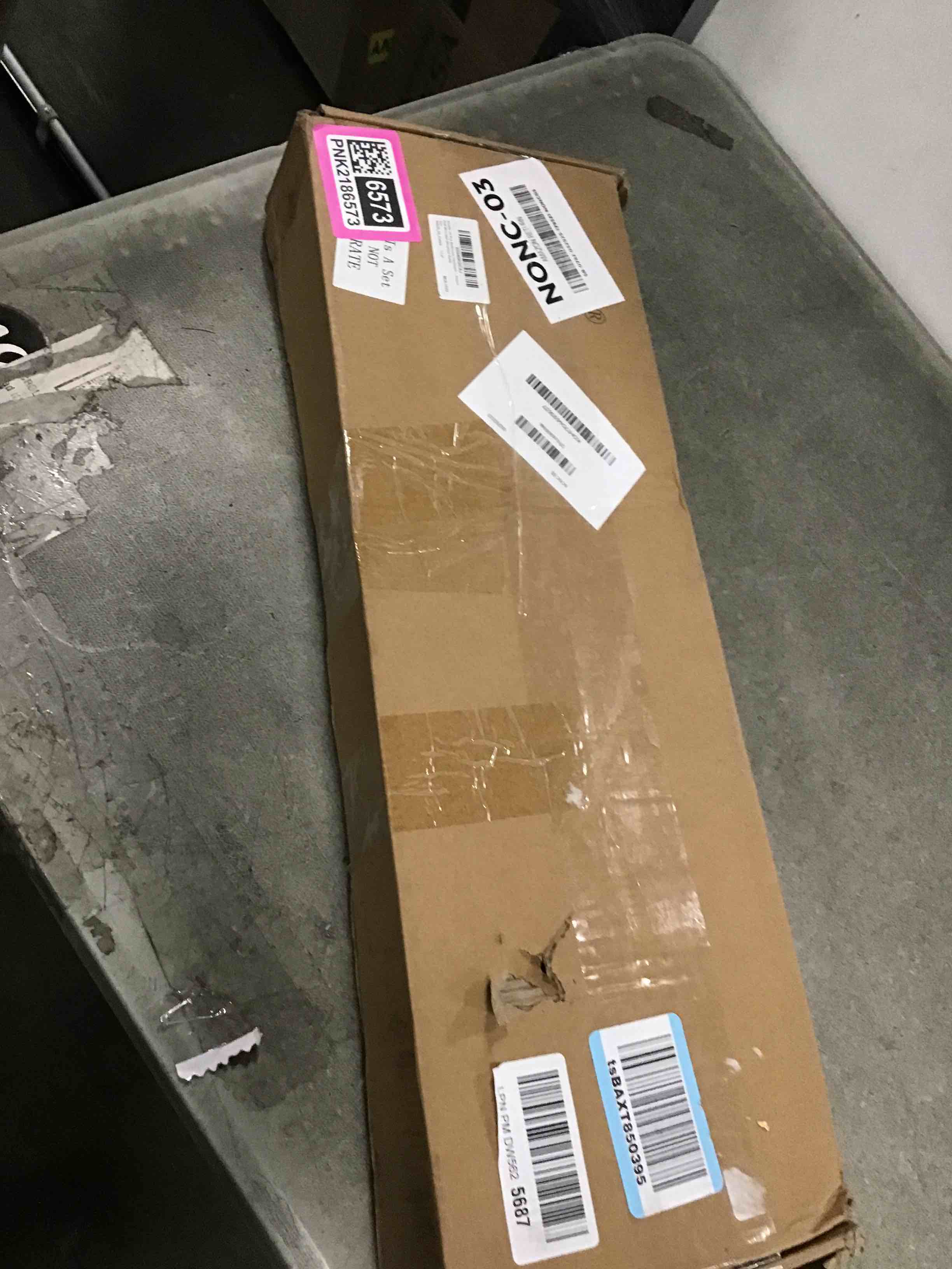 https://s3.amazonaws.com/lotting-images-prod/bidfta/PNK2186573_1746537705331.jpeg