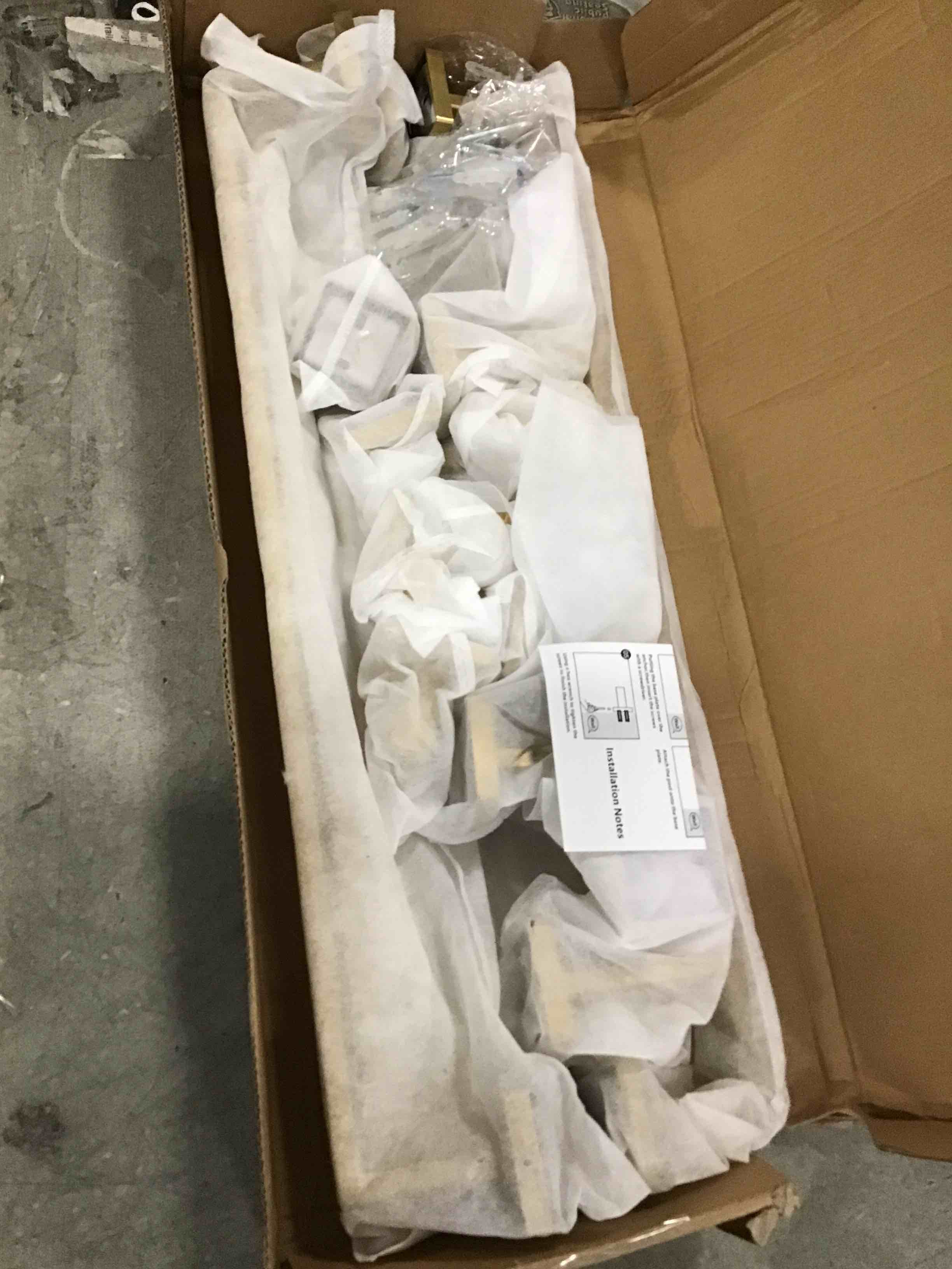 https://s3.amazonaws.com/lotting-images-prod/bidfta/PNK2186573_1746537726575.jpeg