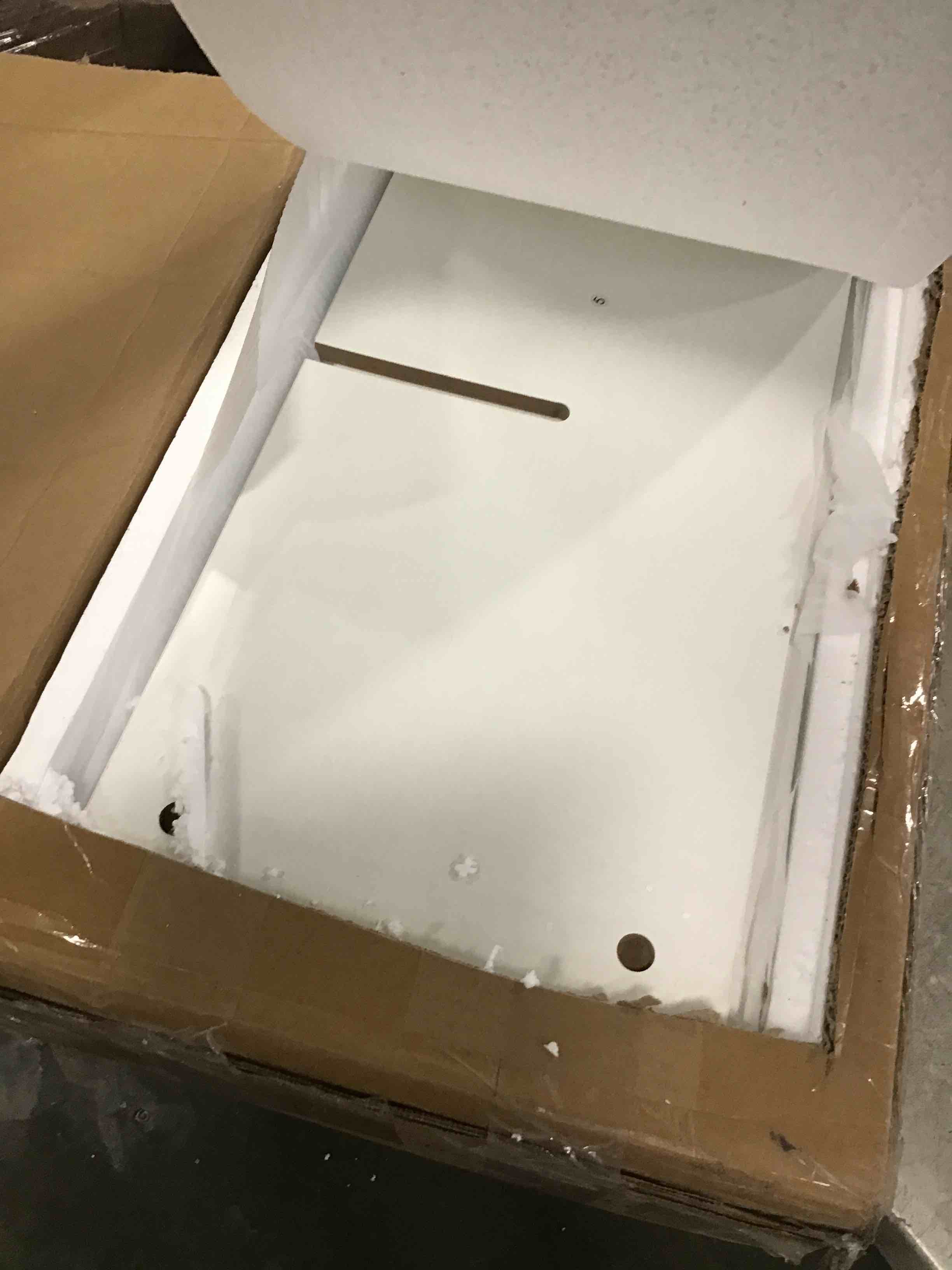 https://s3.amazonaws.com/lotting-images-prod/bidfta/PNK2186591_1746539530599.jpeg