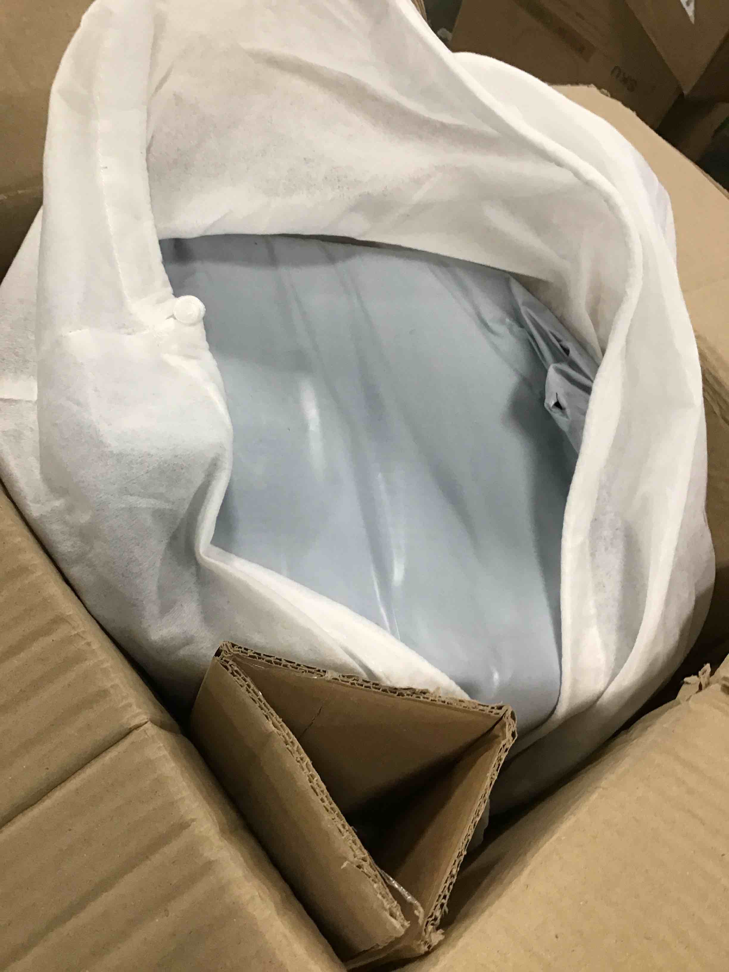 https://s3.amazonaws.com/lotting-images-prod/bidfta/PNK2186626_1746545324477.jpeg