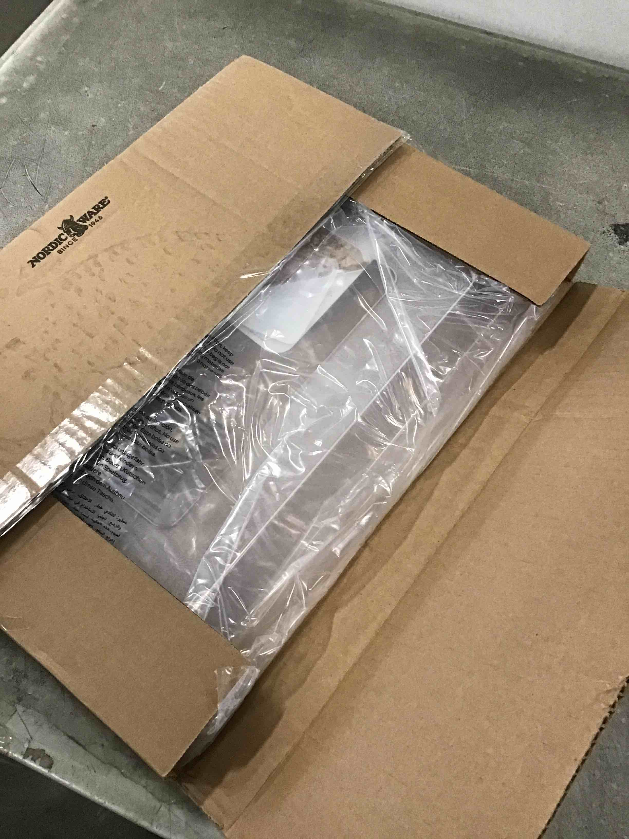 https://s3.amazonaws.com/lotting-images-prod/bidfta/PNK2186627_1746545407858.jpeg