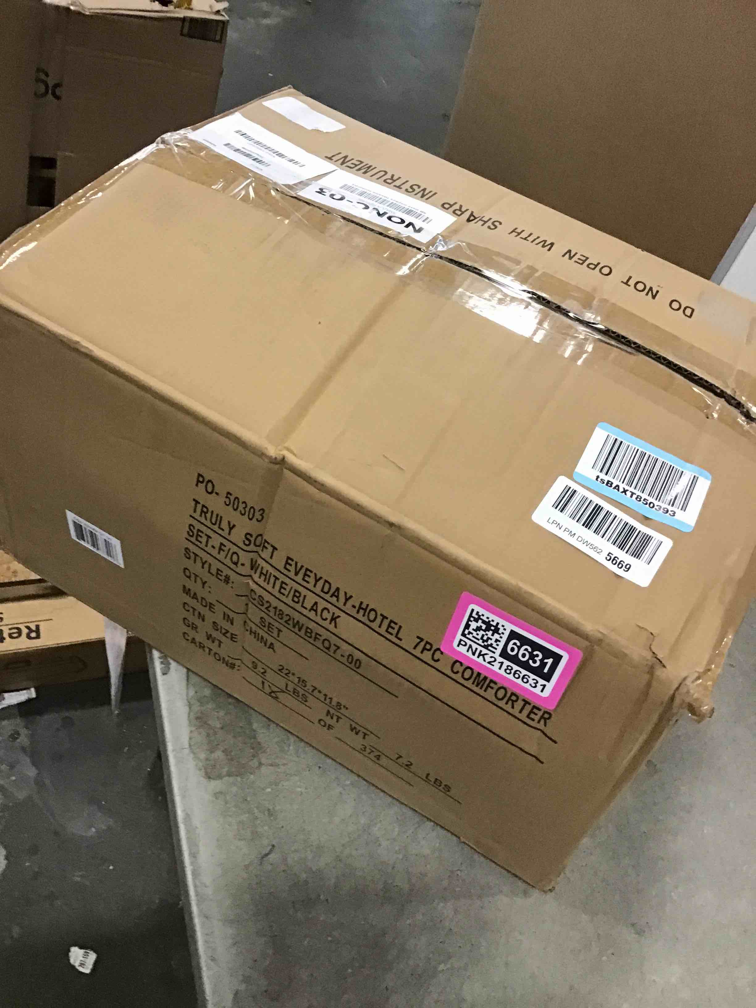 https://s3.amazonaws.com/lotting-images-prod/bidfta/PNK2186631_1746545678208.jpeg